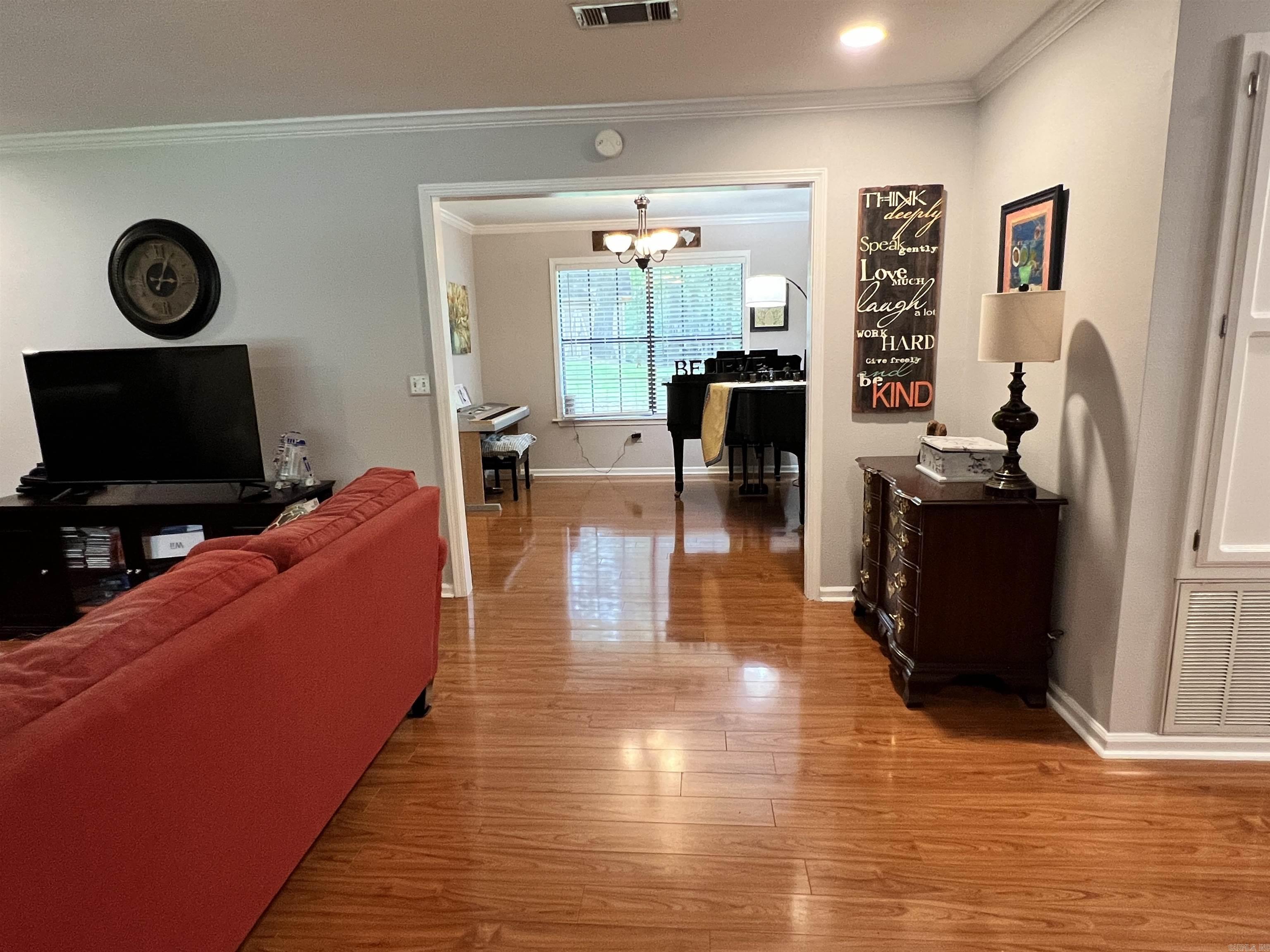 2 Glendale Court Property Photo 8