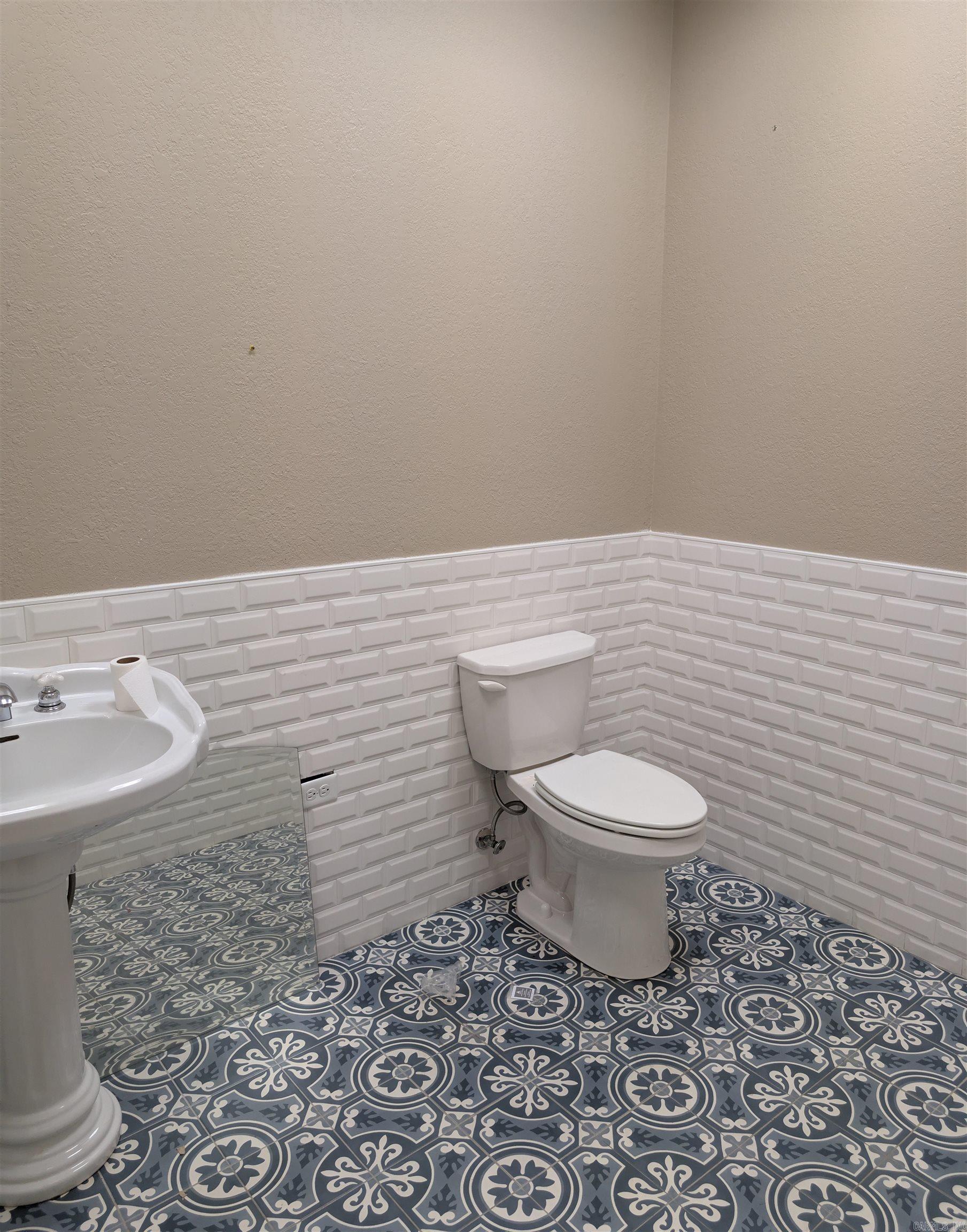 1629 E Beebe Capps Expressway Property Photo 4