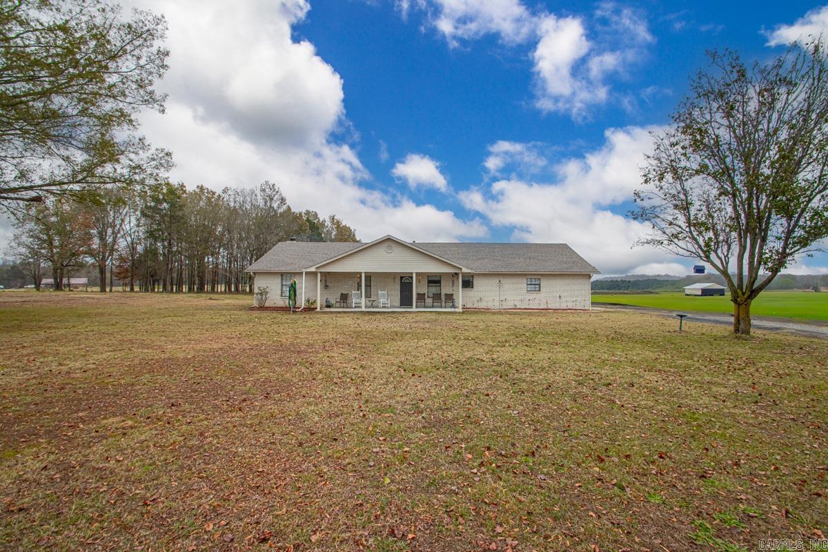 905 Graham Rd Property Photo 2