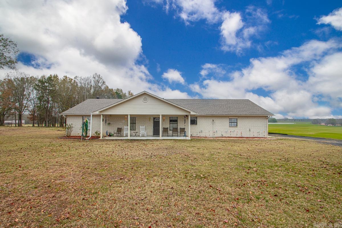 905 Graham Rd Property Photo 3