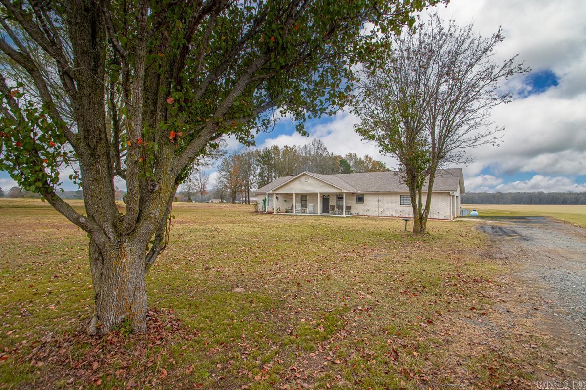 905 Graham Rd Property Photo 6