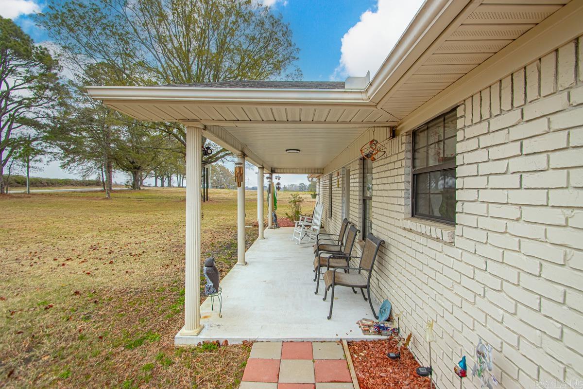 905 Graham Rd Property Photo 8