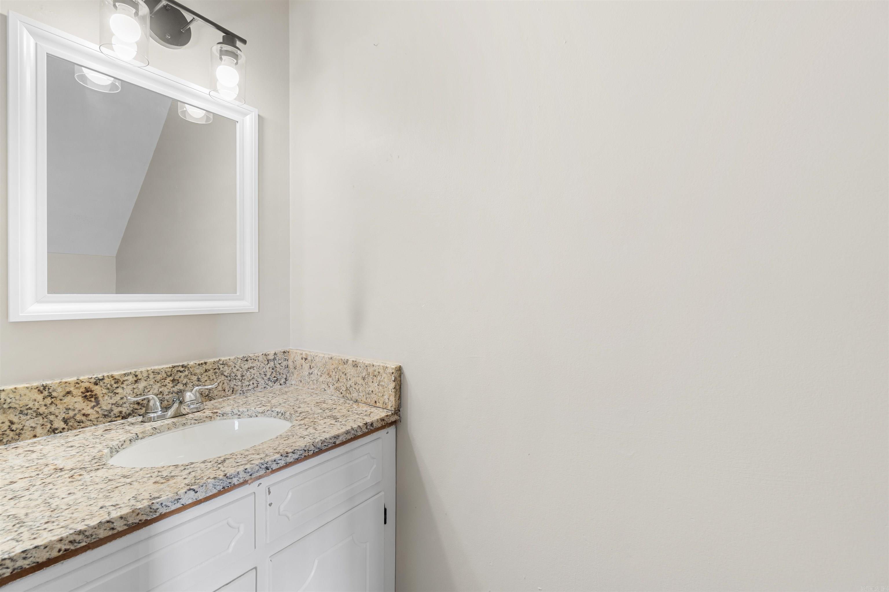 1099 W Elm St Property Photo 22