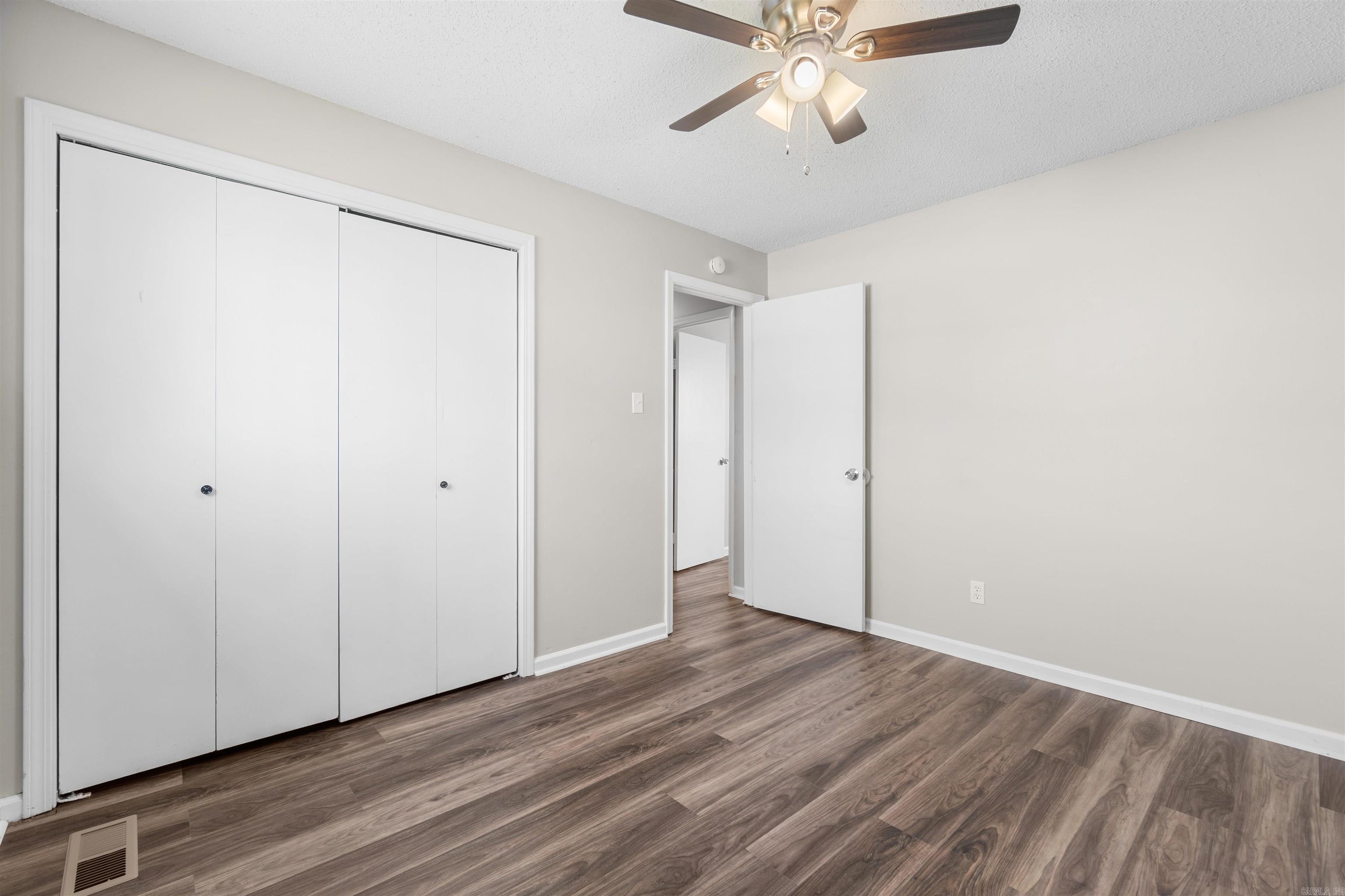 1099 W Elm St Property Photo 26
