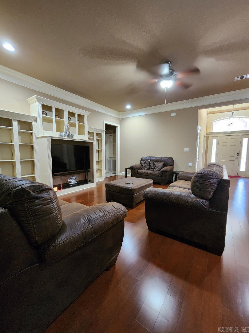 7720 E Worth Avenue Property Photo 6