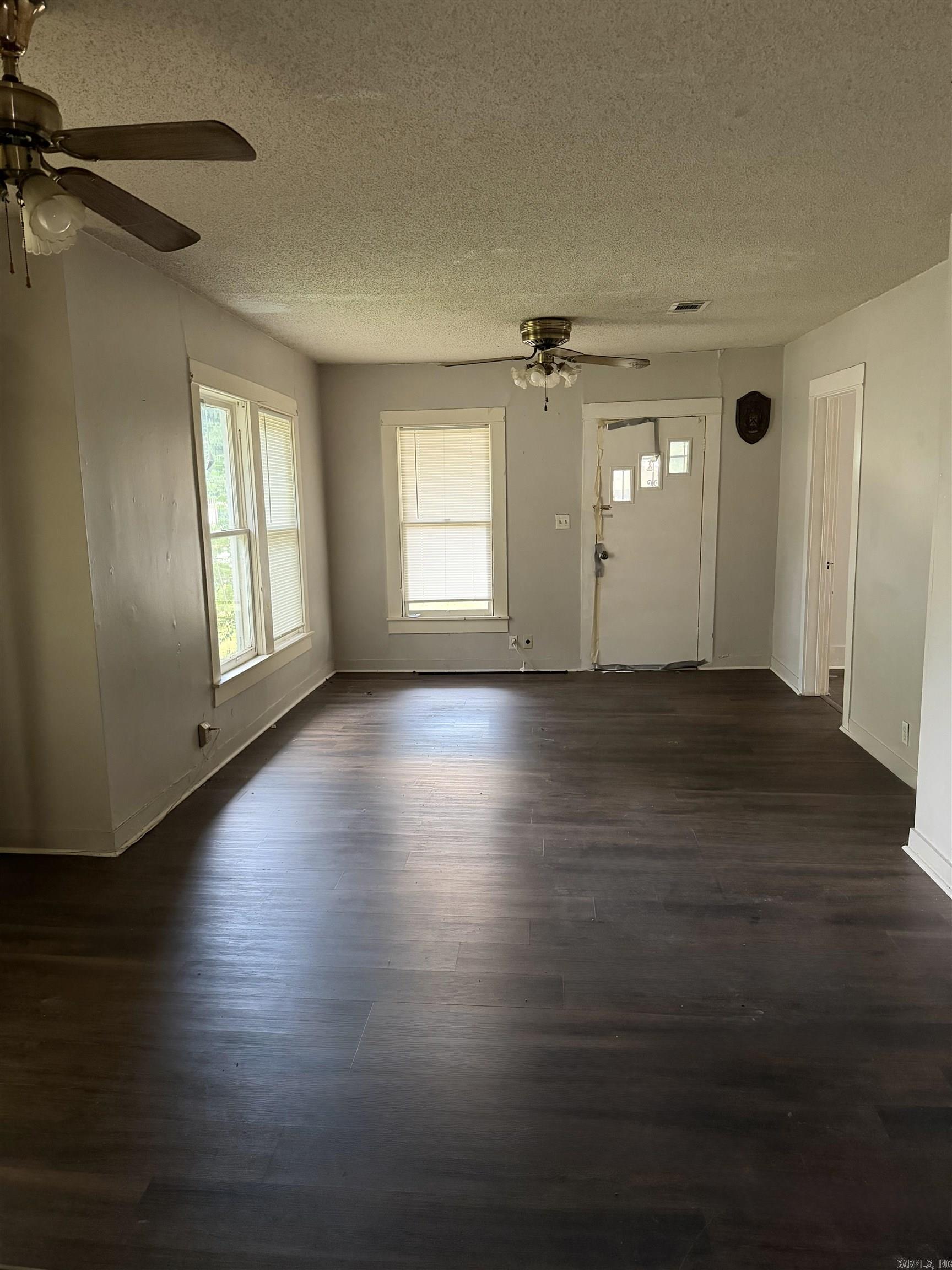 511 N Oak Street Property Photo 7