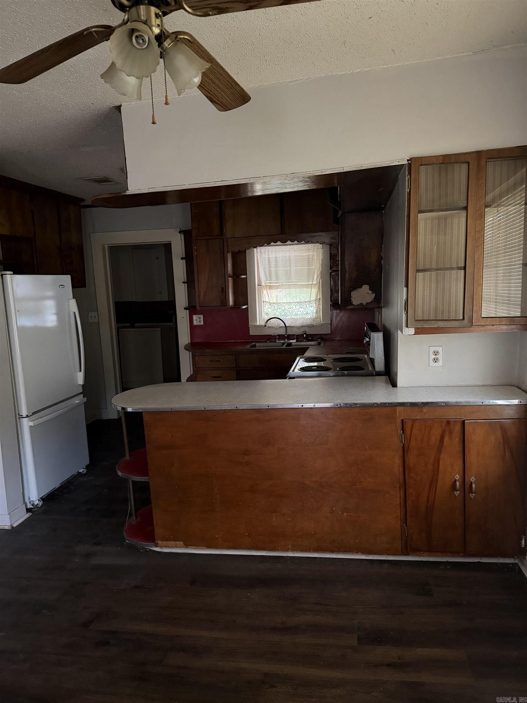 511 N Oak Street Property Photo 8