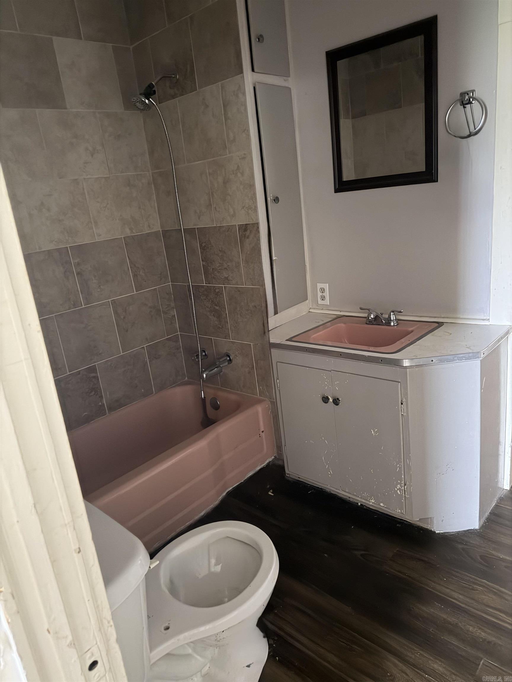 511 N Oak Street Property Photo 9
