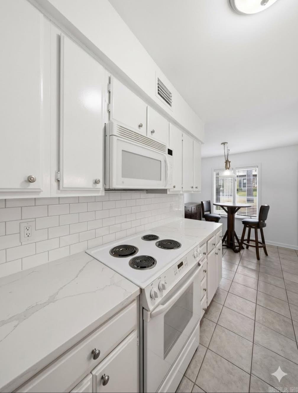 86 Kingsbridge Way Property Photo 4