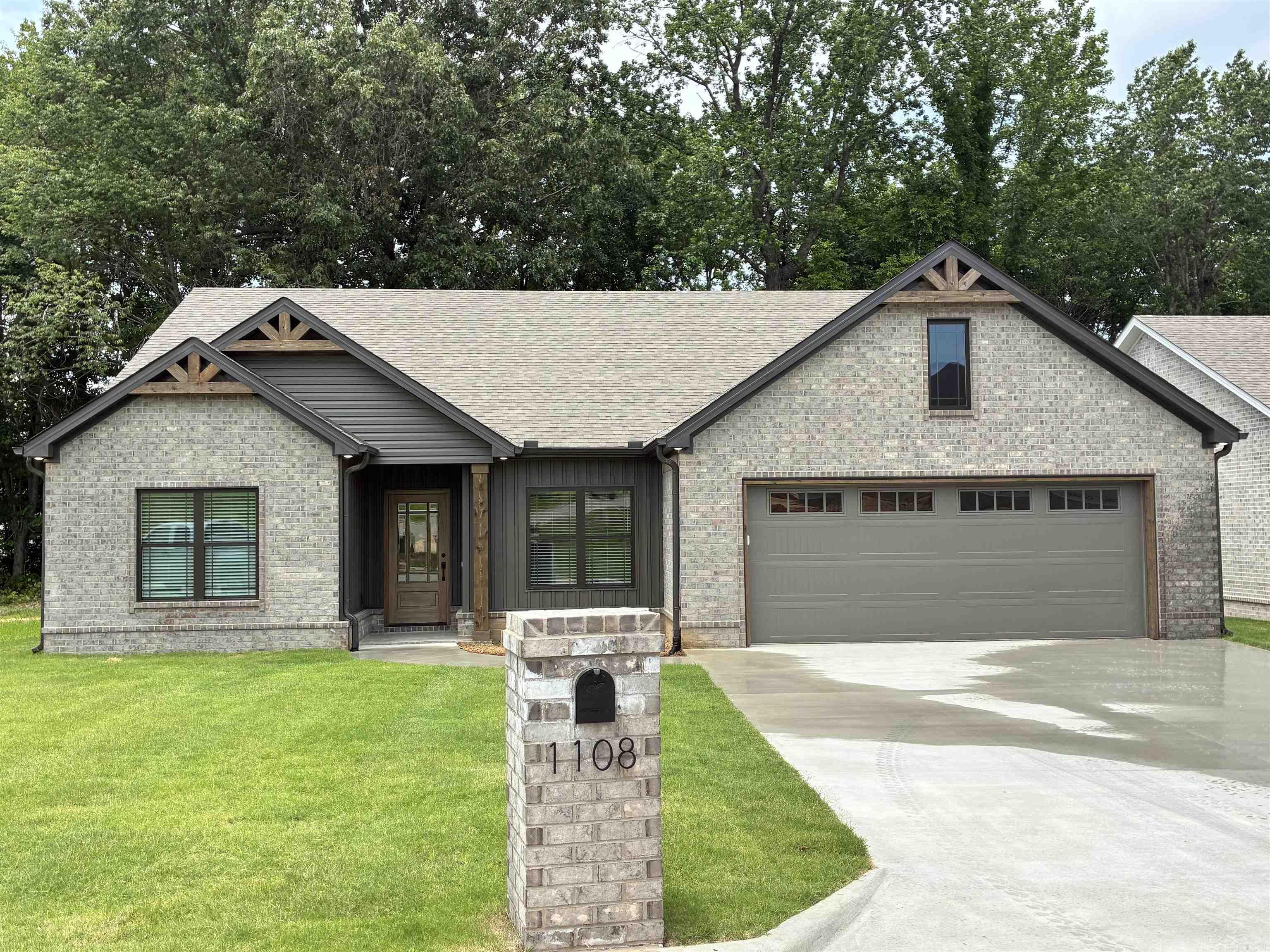 1108 Summit Ridge Drive Property Photo 1