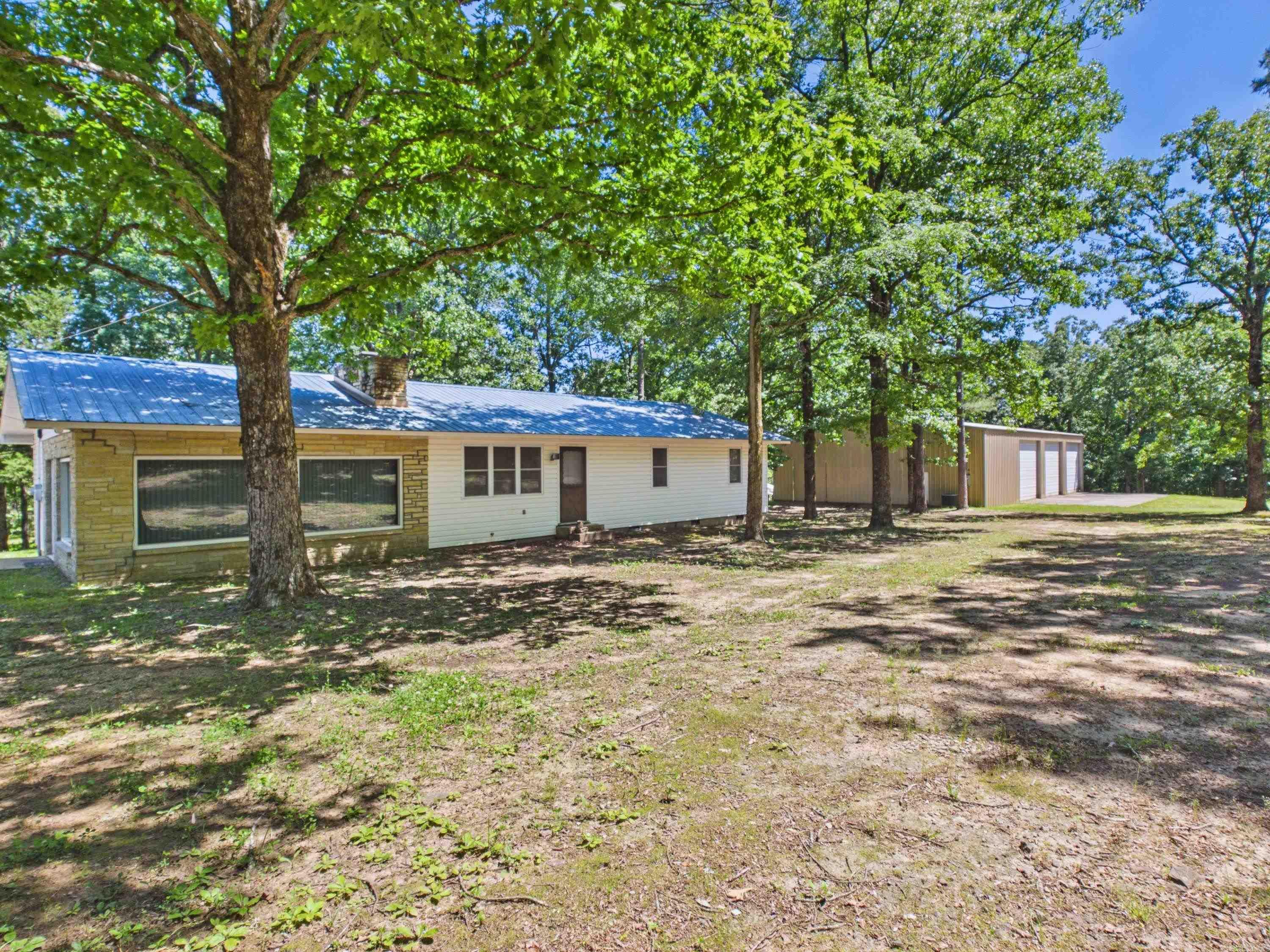 429 Oak Grove Rd Property Photo 1