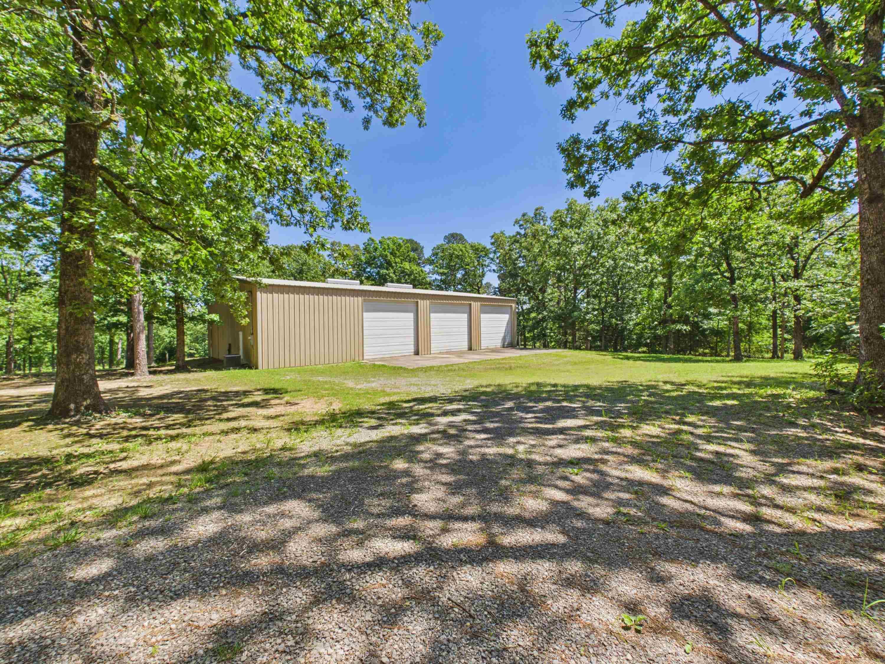 429 Oak Grove Rd Property Photo 5