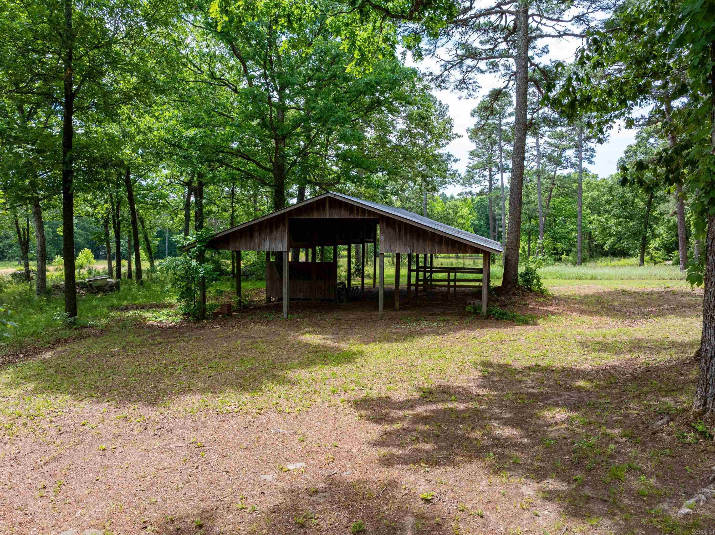 429 Oak Grove Rd Property Photo 6