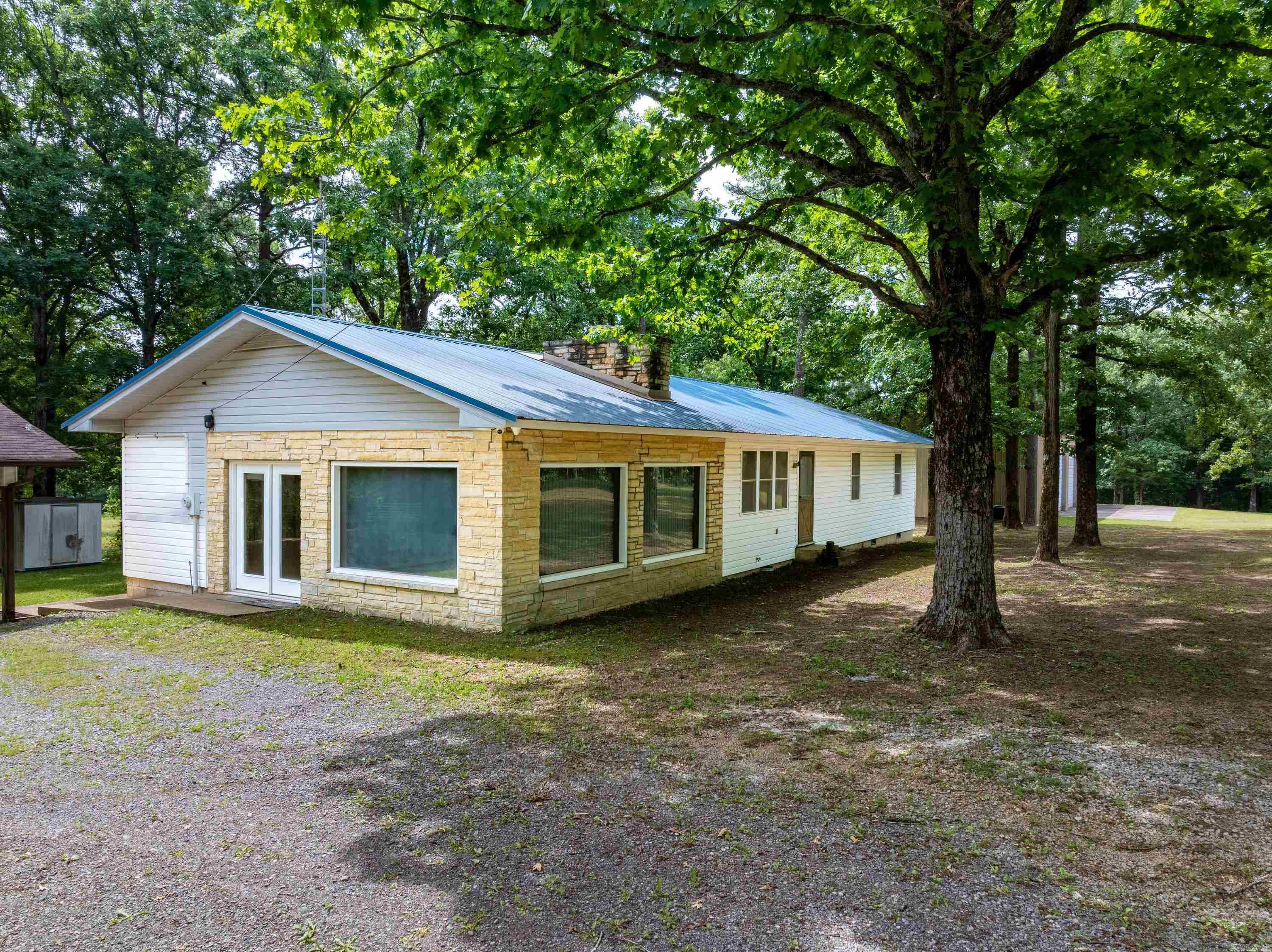 429 Oak Grove Rd Property Photo 10