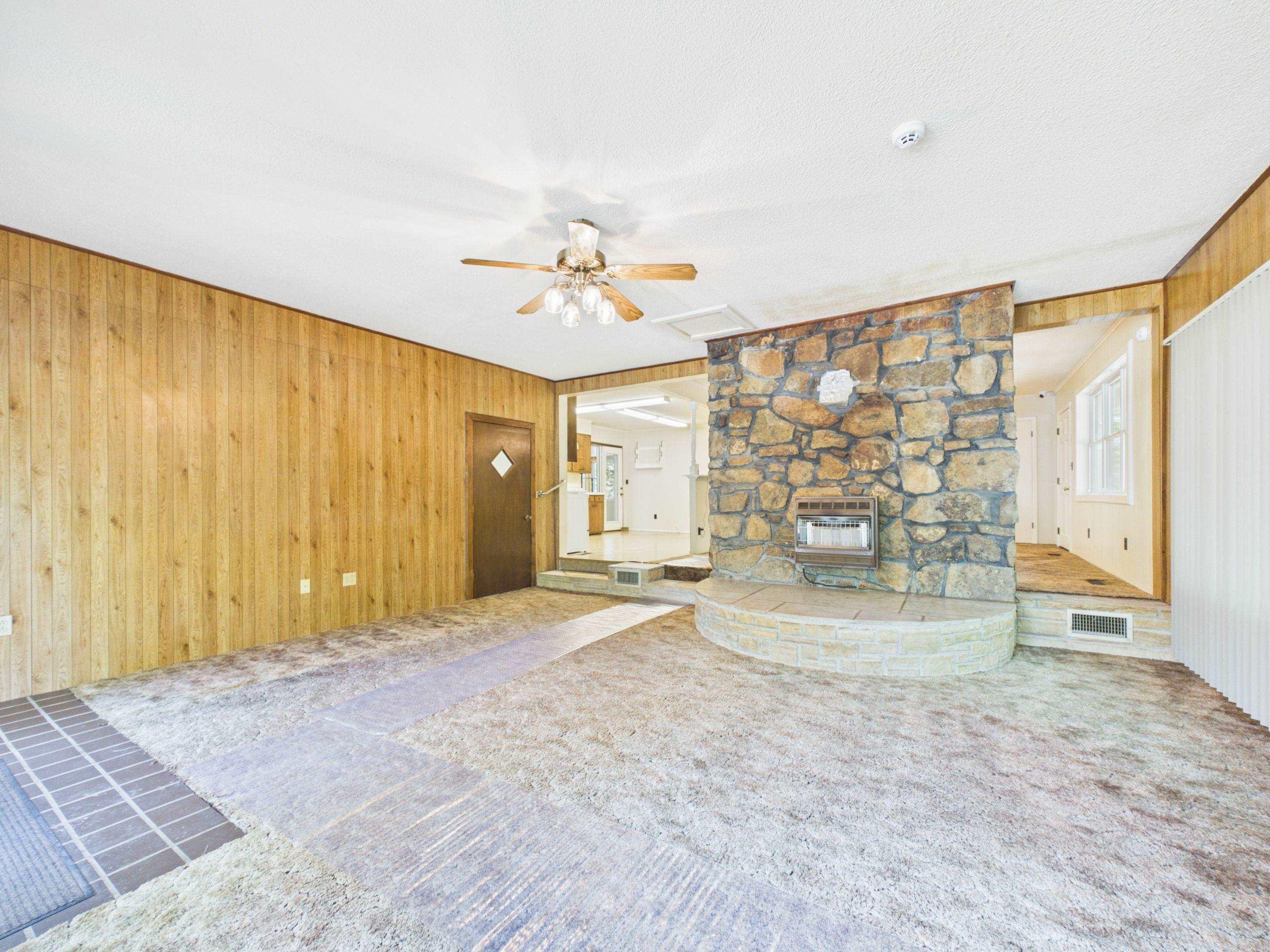 429 Oak Grove Rd Property Photo 12