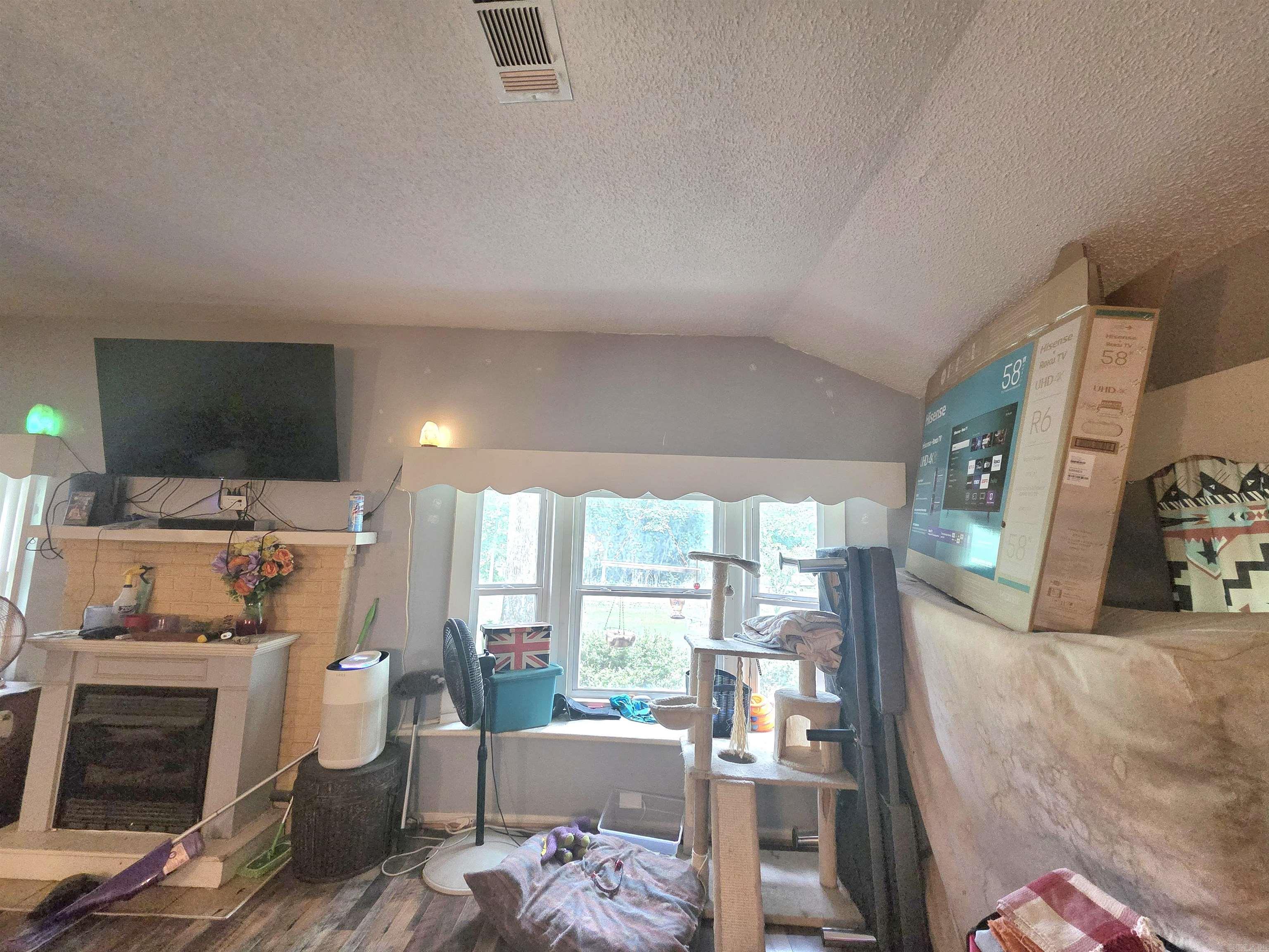708 Parks Street Property Photo 5