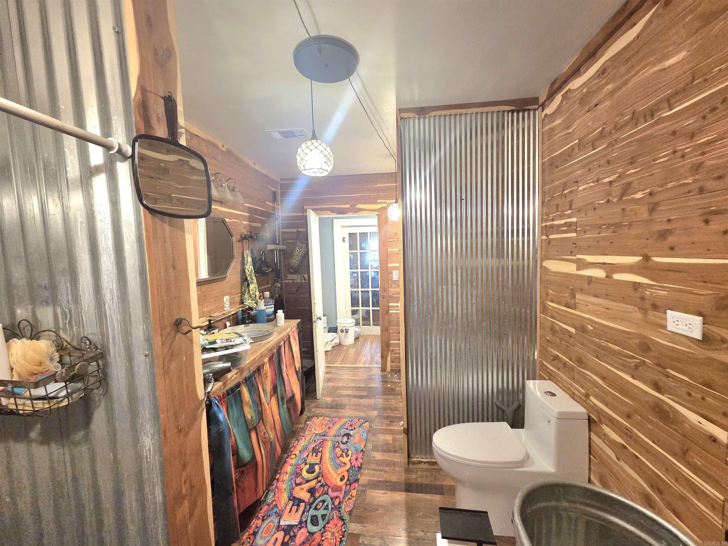 708 Parks Street Property Photo 15