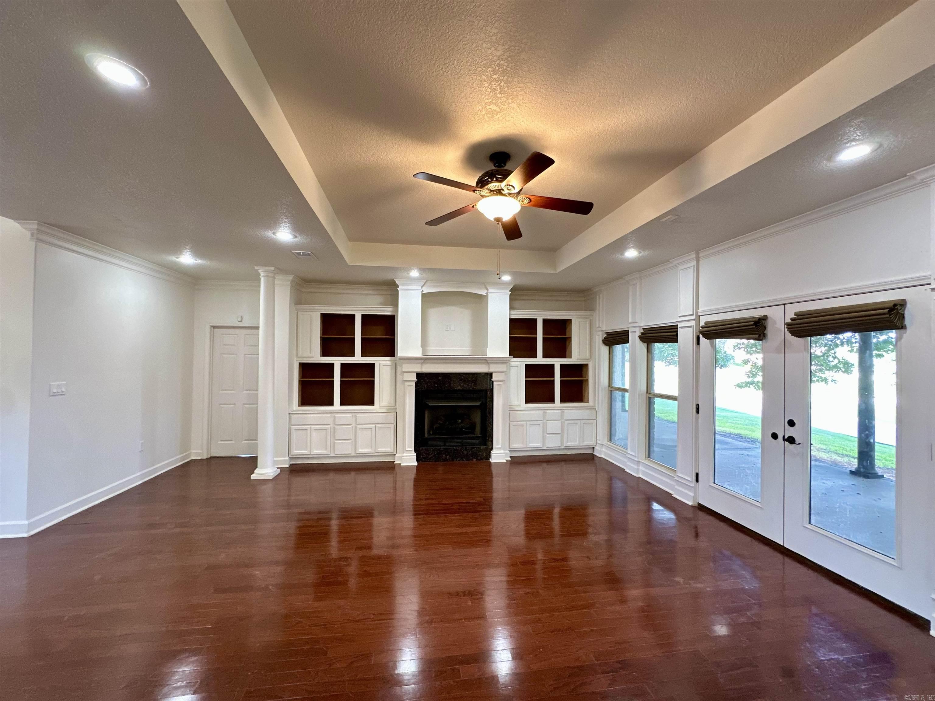 4106 Chapel Hill Property Photo 2