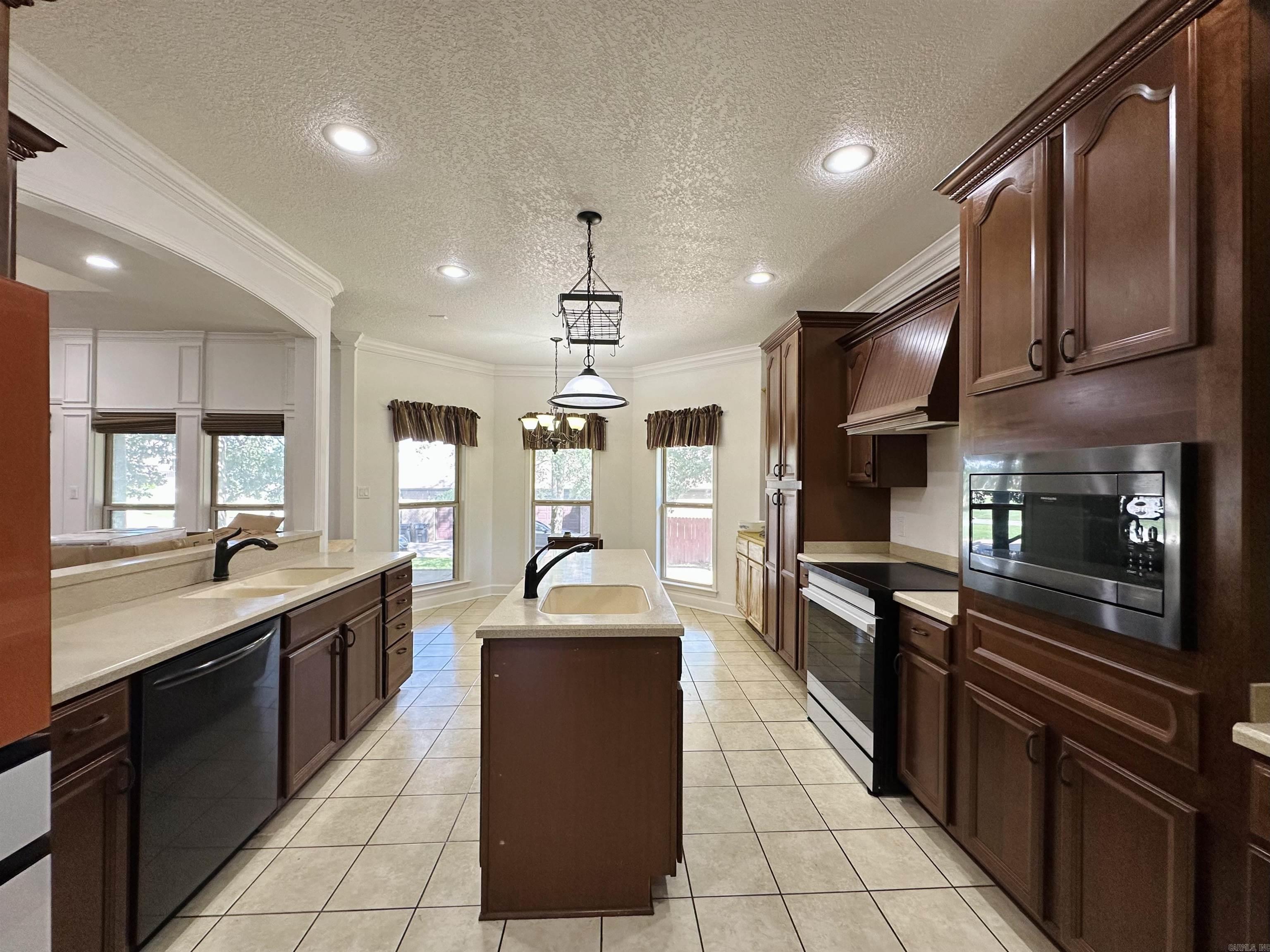 4106 Chapel Hill Property Photo 5