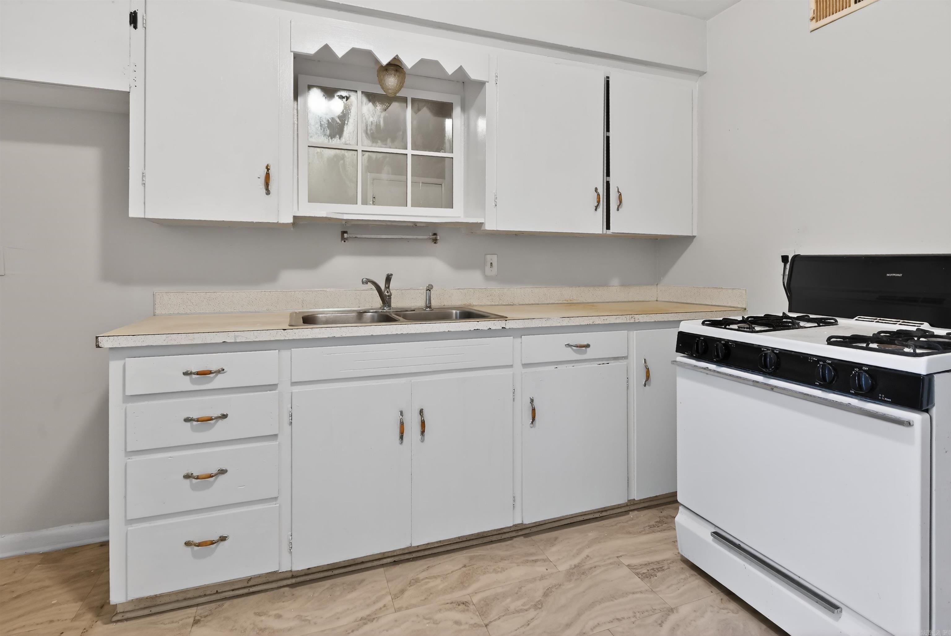 4 Sheffield Drive Property Photo 18
