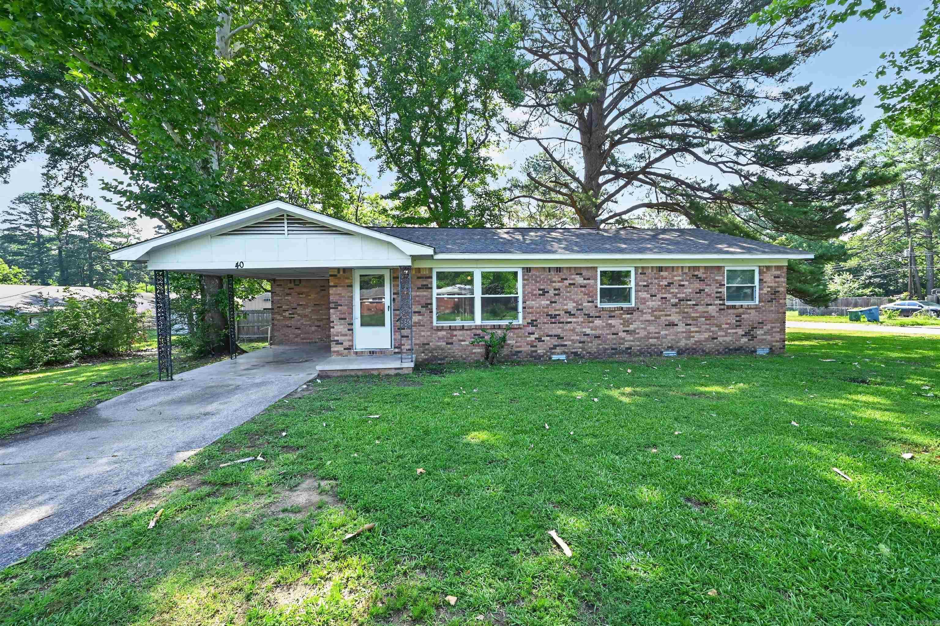 40 Regency Cir Circle Property Photo 1