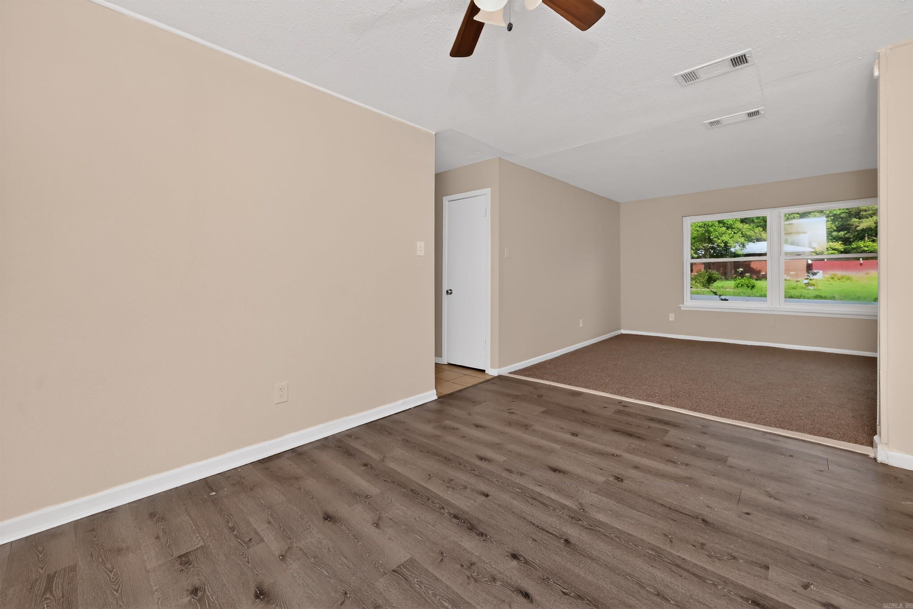 40 Regency Cir Circle Property Photo 3