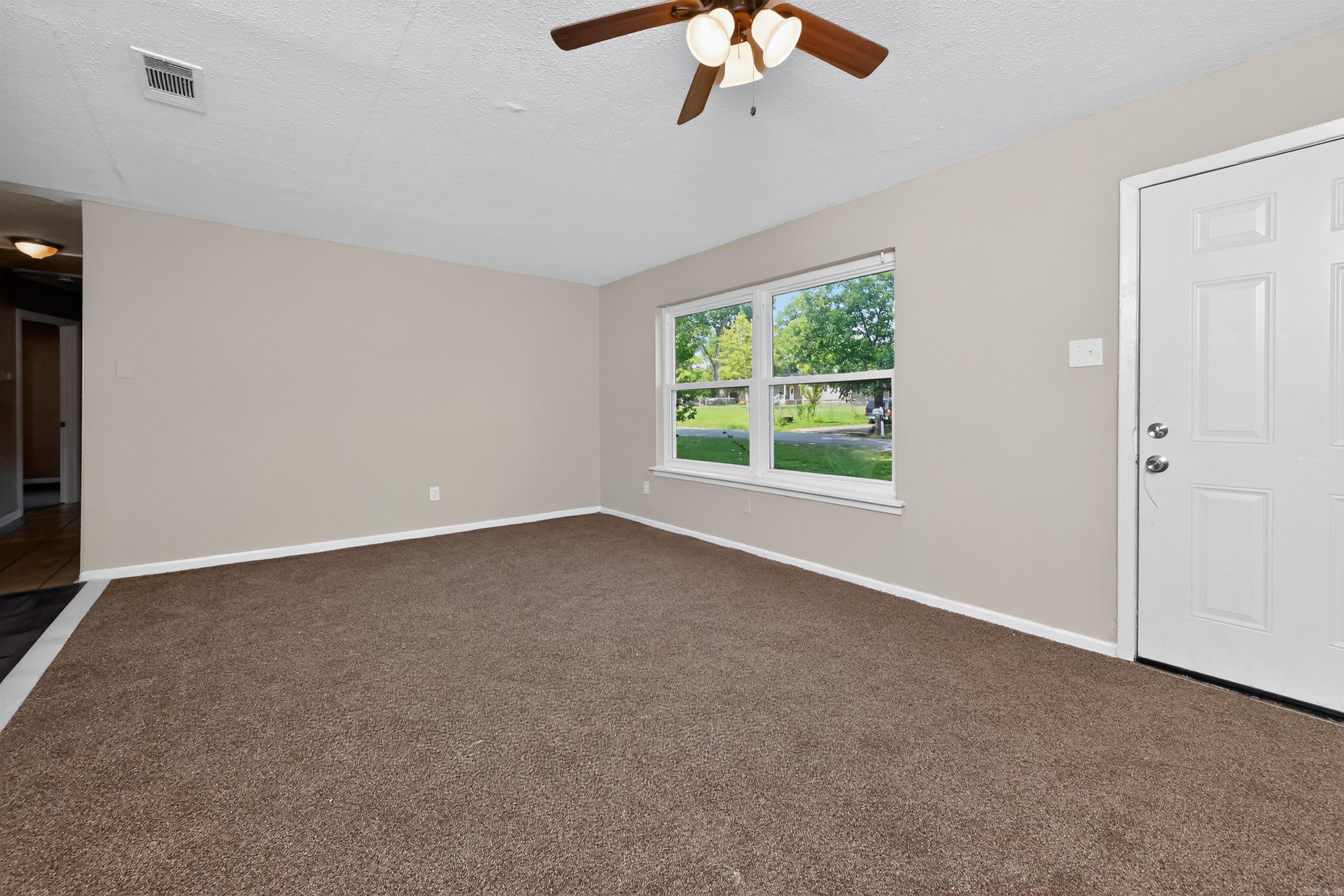 40 Regency Cir Circle Property Photo 6