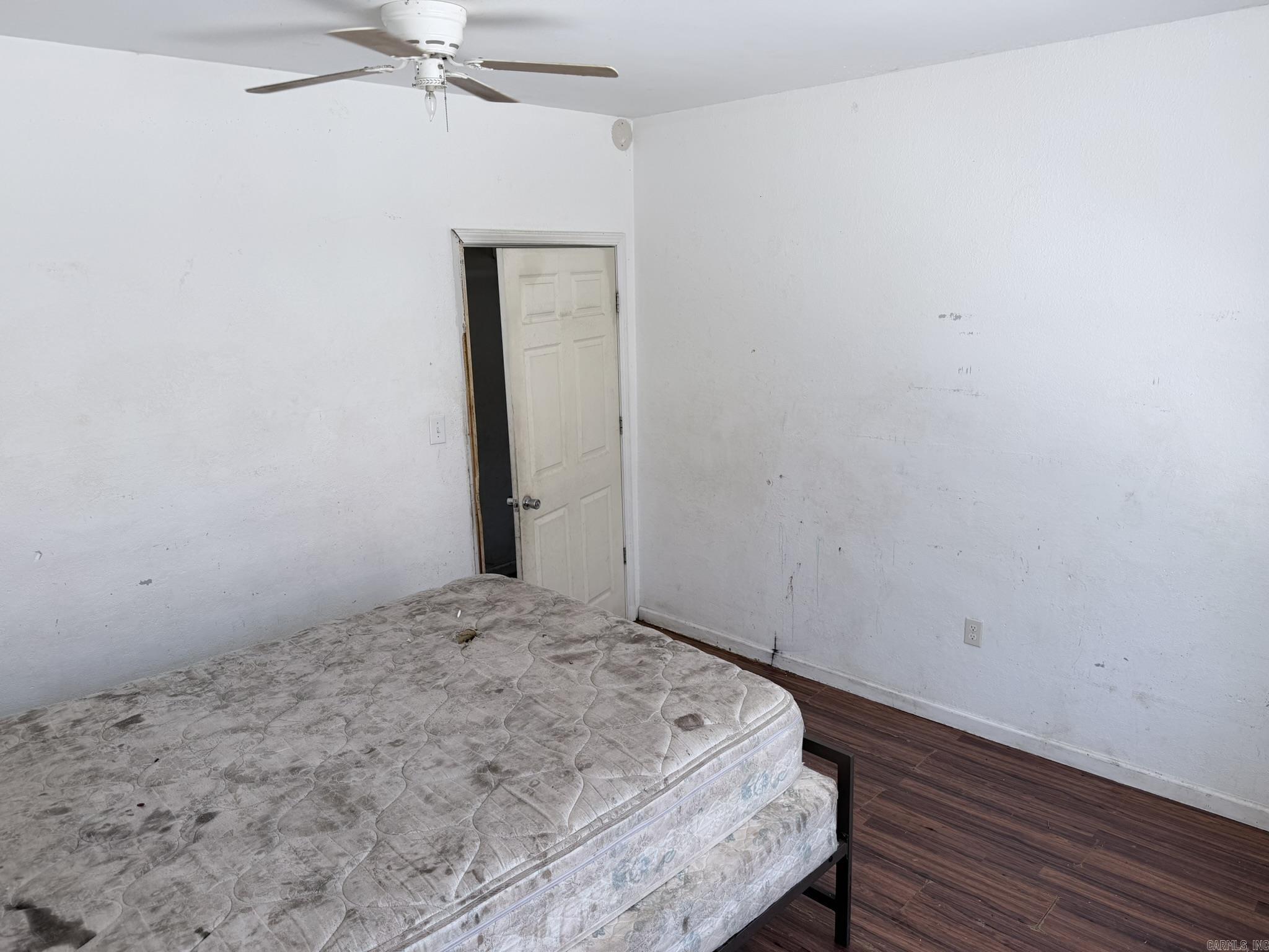 1012 W Huntington Property Photo 8