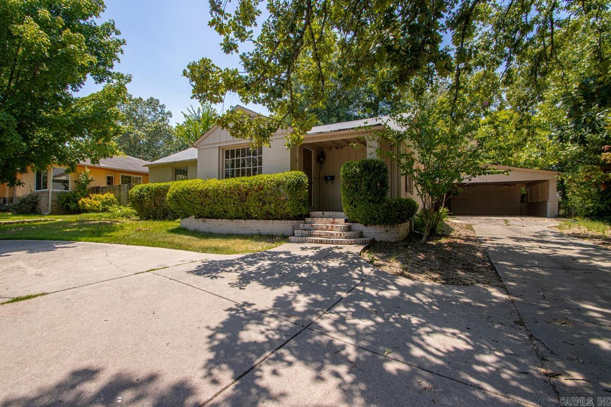 2410 Fair Park Boulevard Property Photo 2