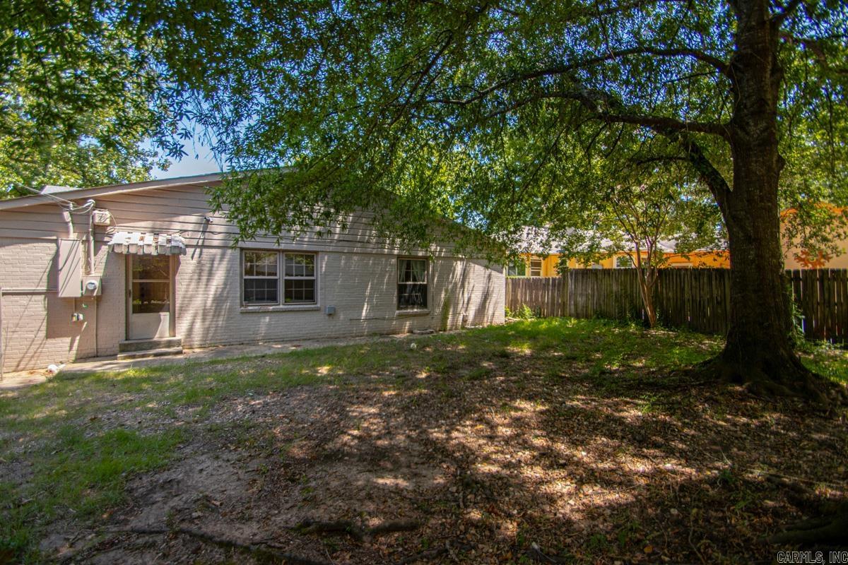 2410 Fair Park Boulevard Property Photo 6