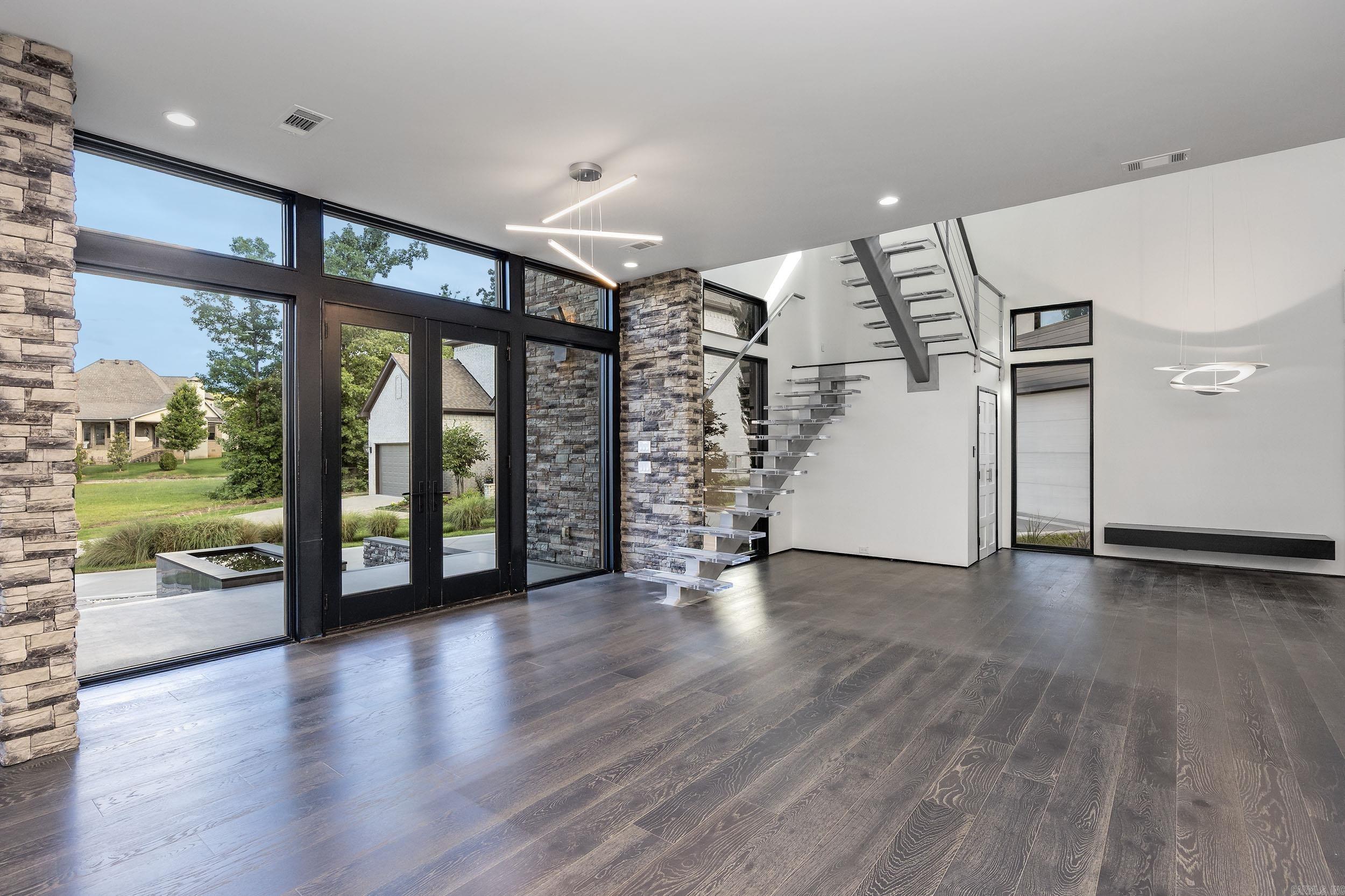 31 La Scala Court Property Photo 9