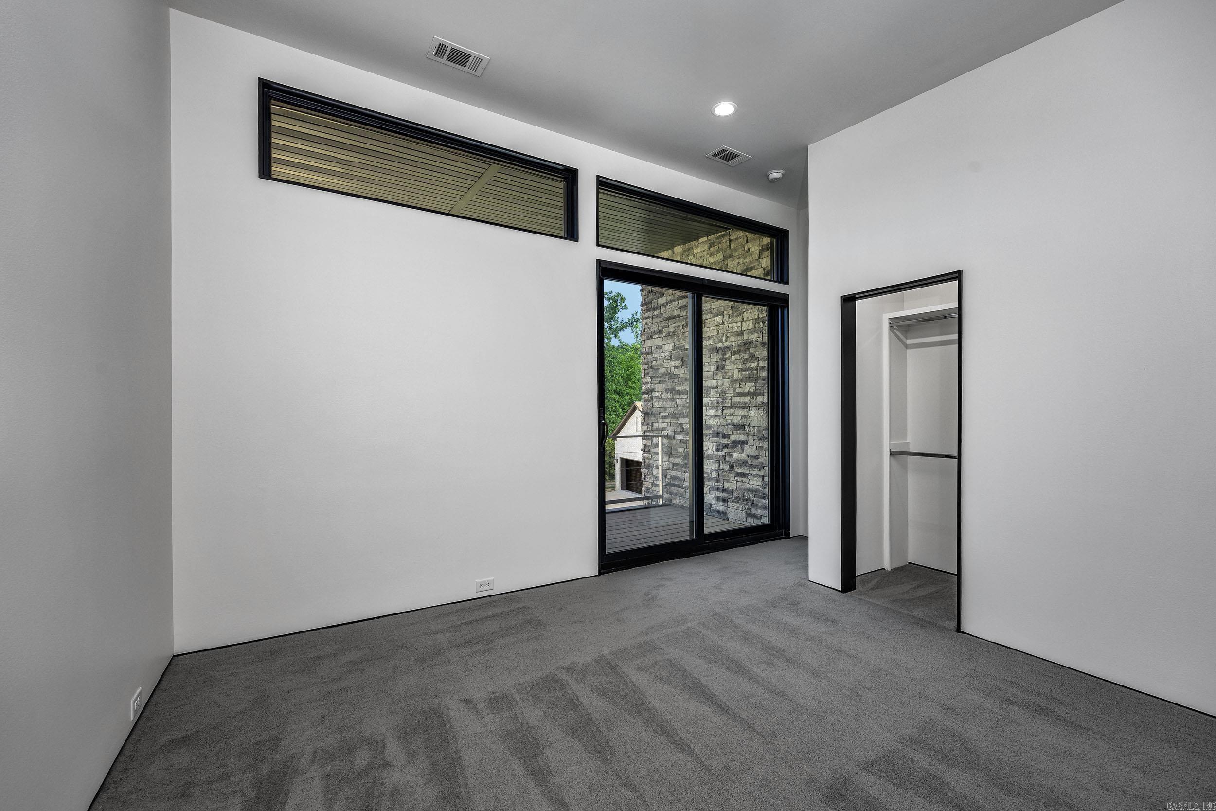 31 La Scala Court Property Photo 39