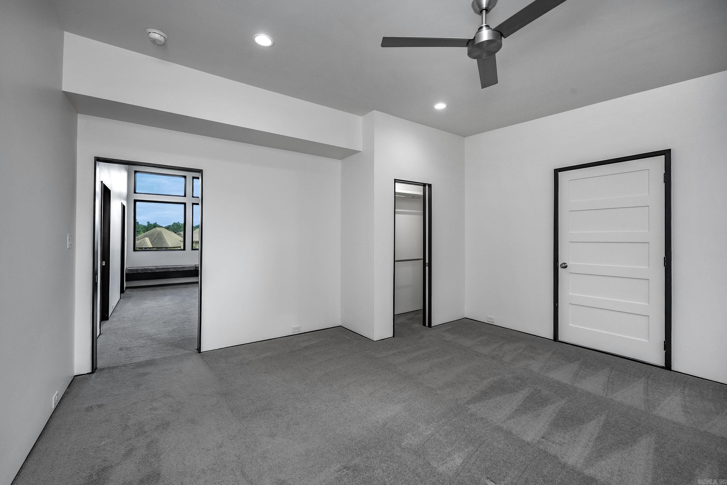 31 La Scala Court Property Photo 42