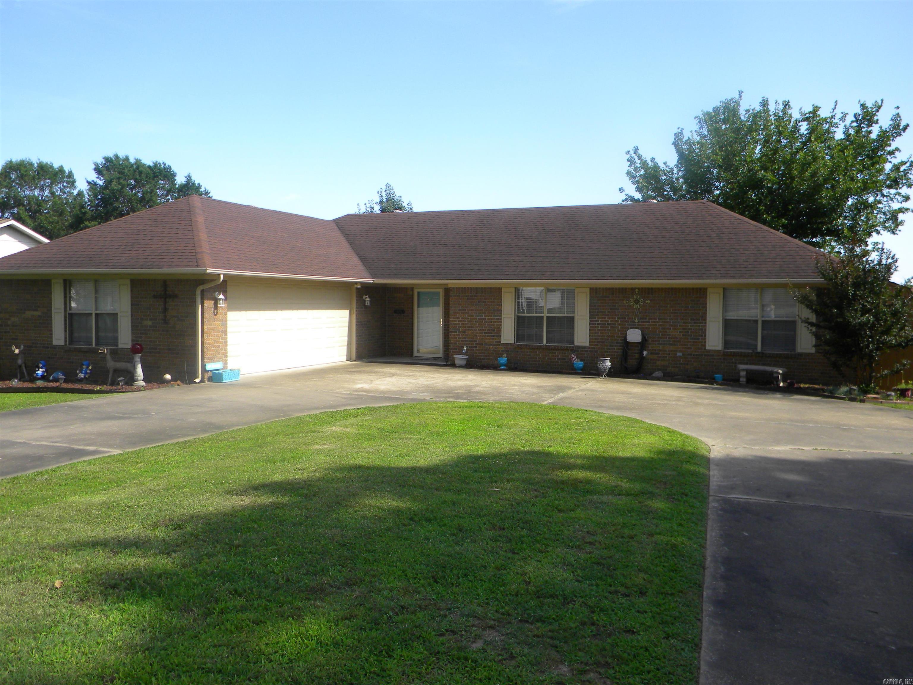 3206 Pin Oak Drive