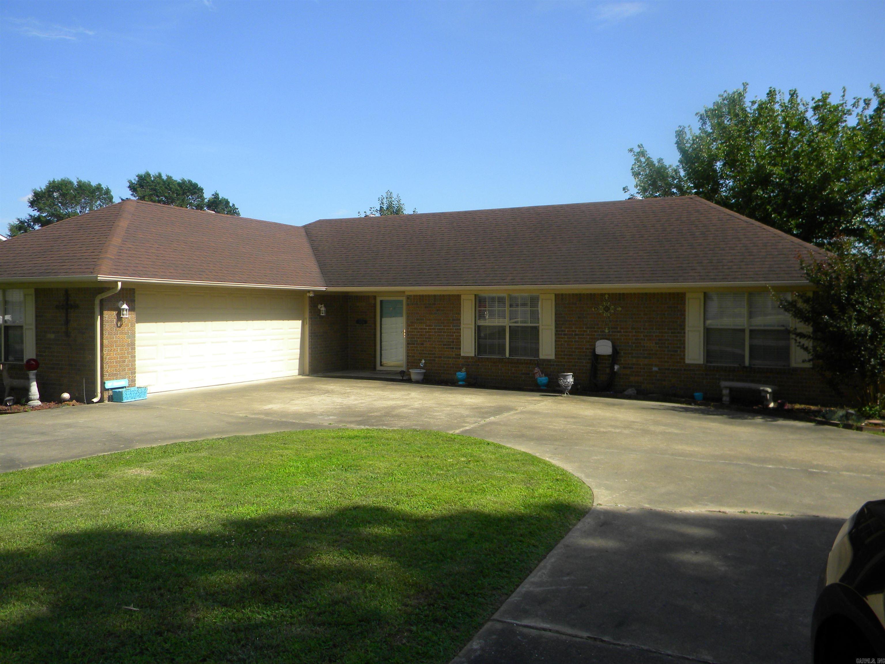 3206 Pin Oak Drive Property Photo 3