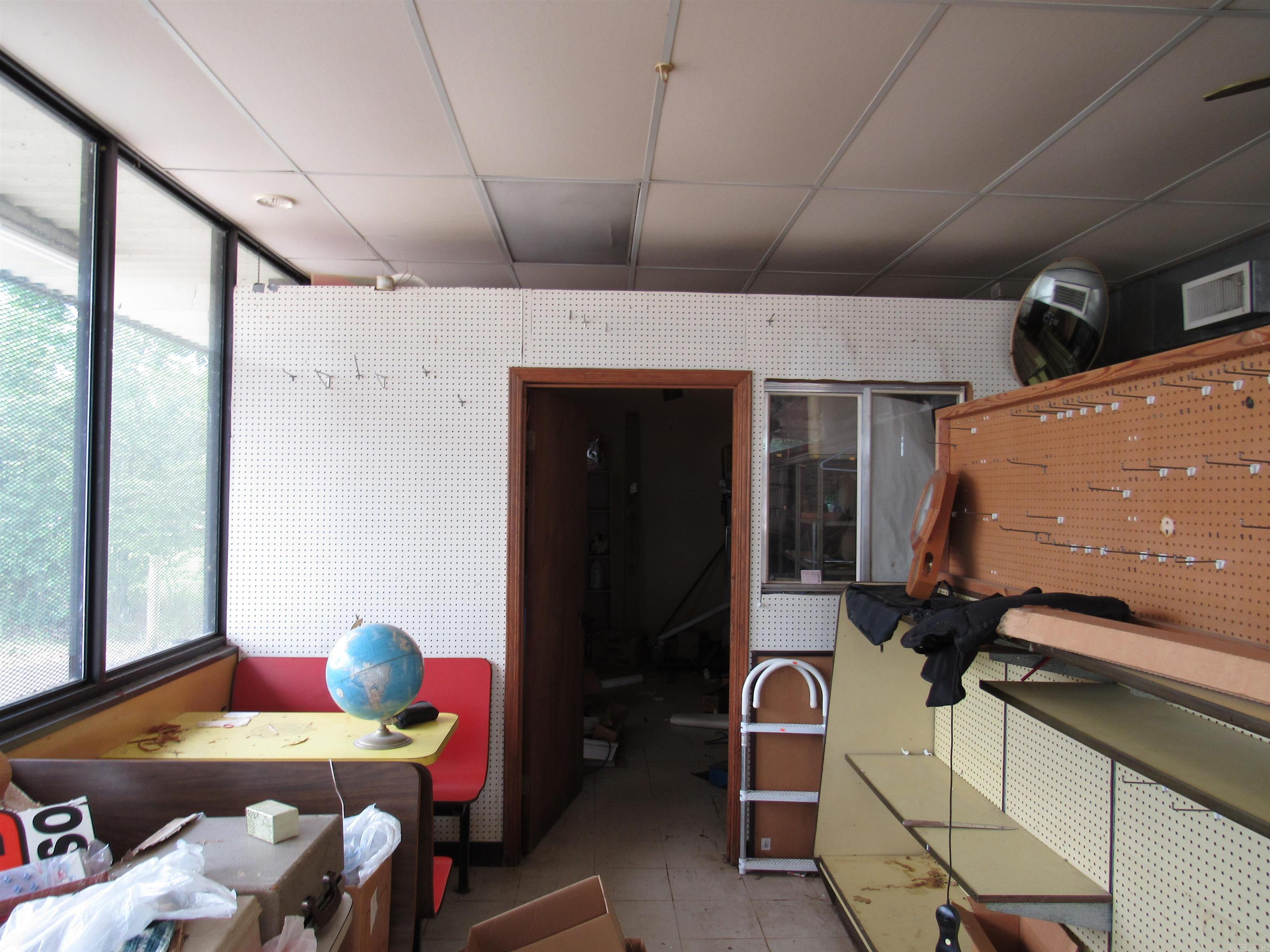 800 S Knoxville Avenue Property Photo 7