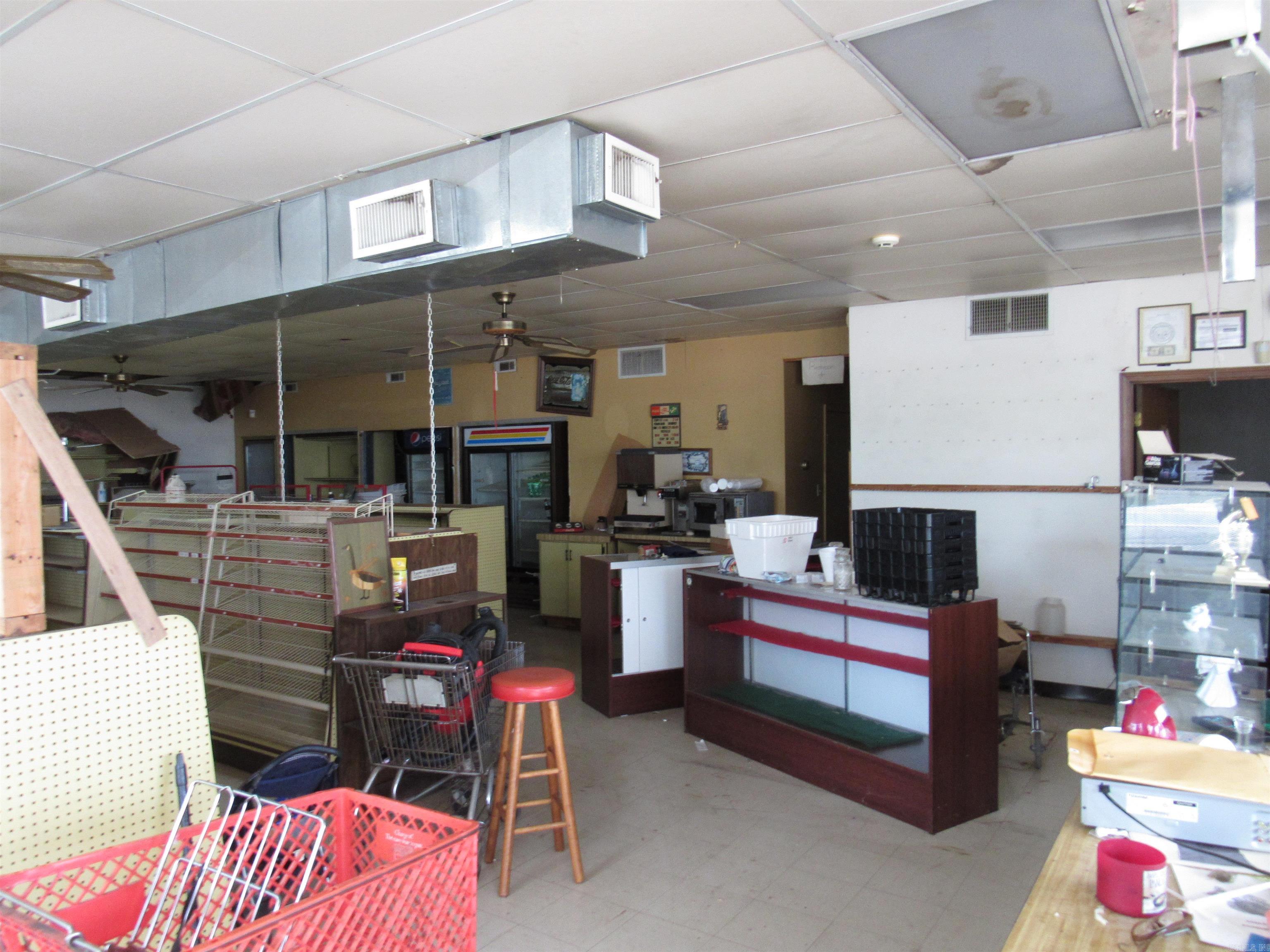 800 S Knoxville Avenue Property Photo 9