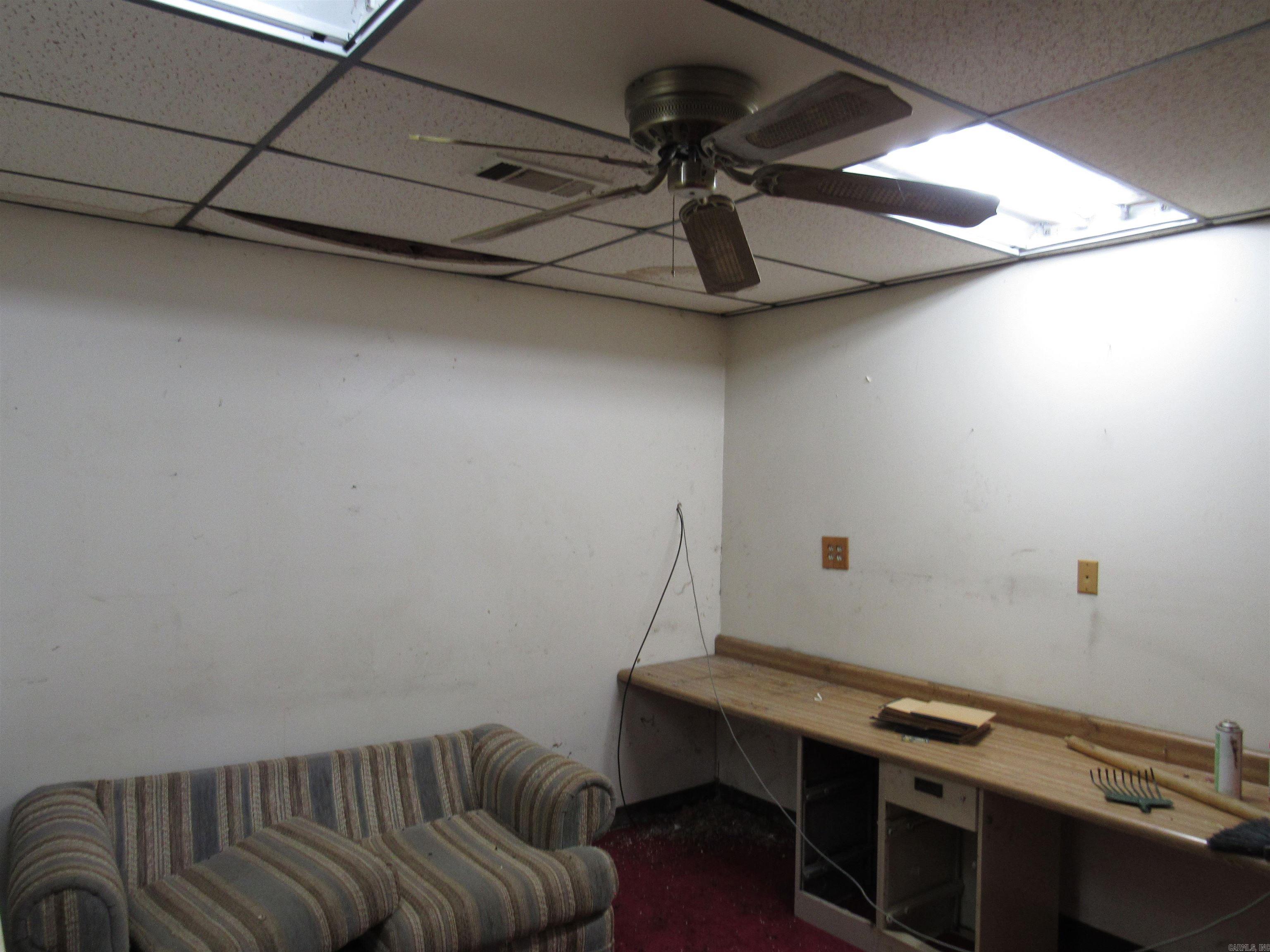 800 S Knoxville Avenue Property Photo 12