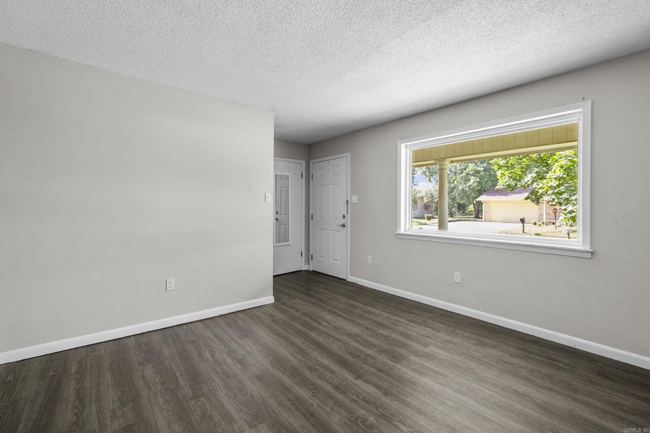 76 Mohawk Property Photo 10