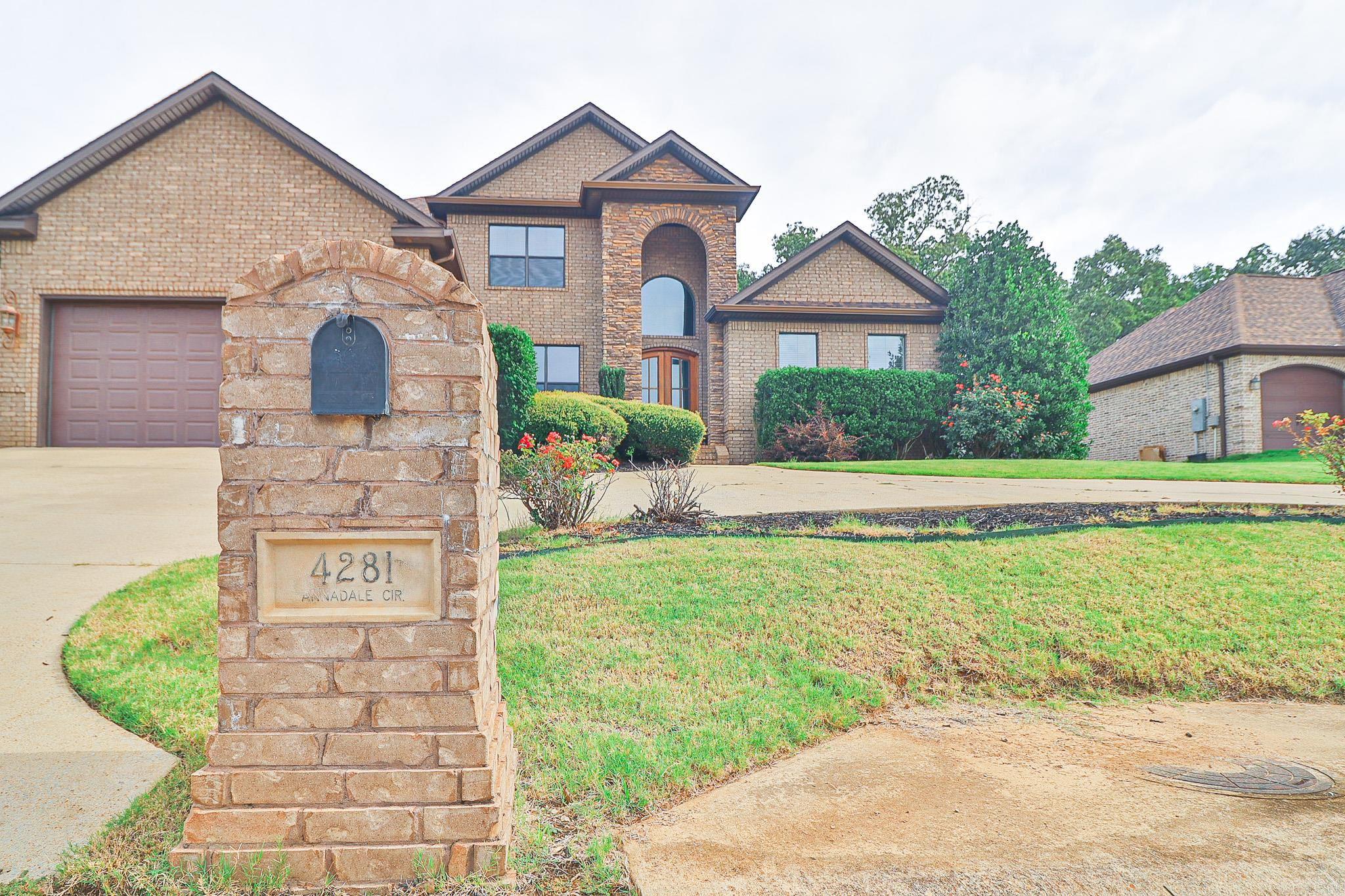 4281 Annadale Circle Property Photo 2