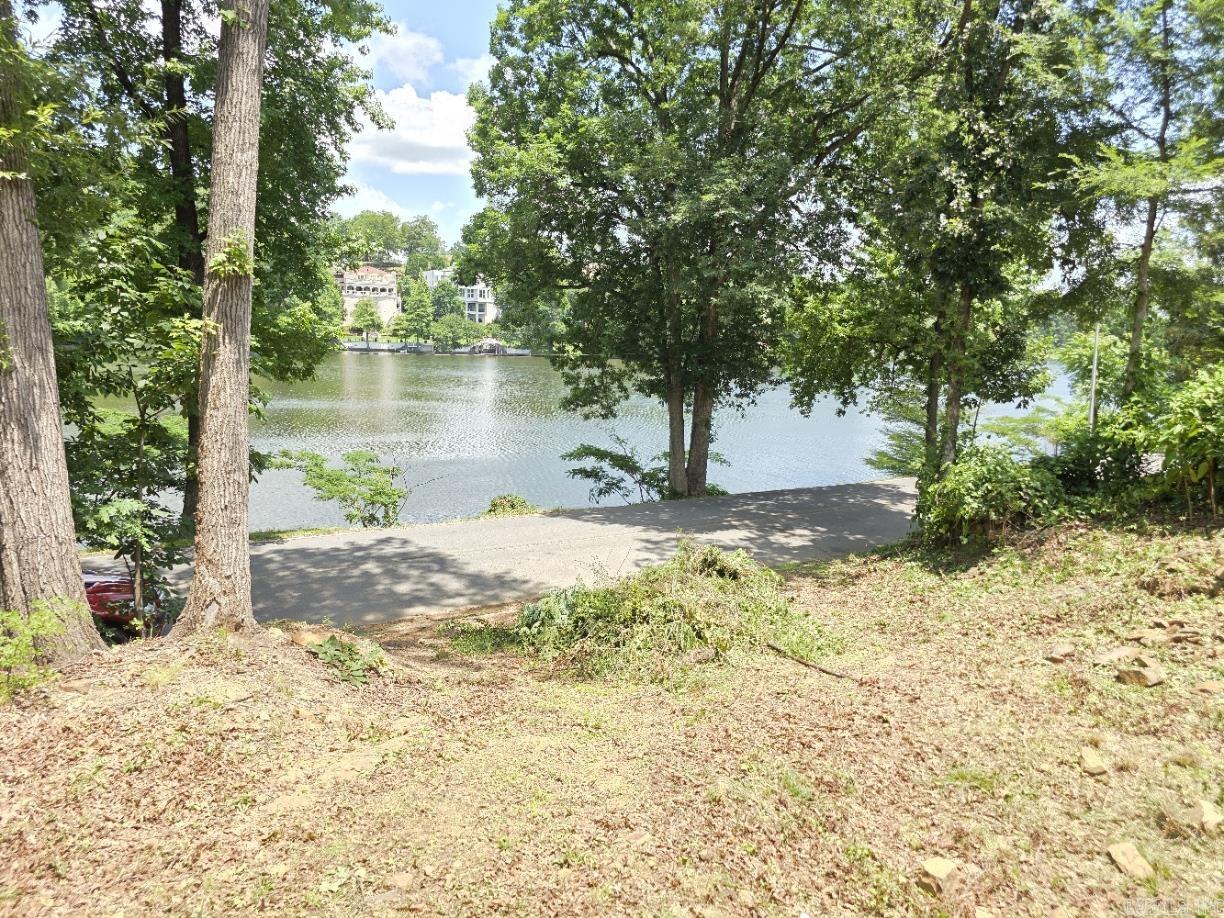 1920 Waterside Drive Property Photo 5