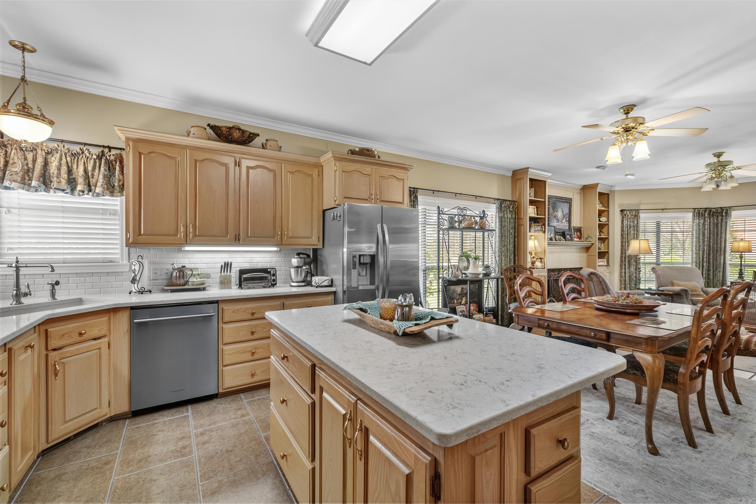 601 Live Oak Property Photo 10