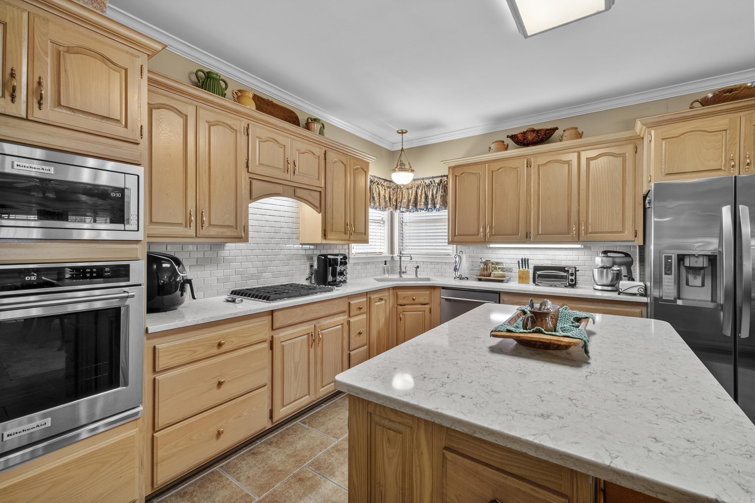 601 Live Oak Property Photo 11