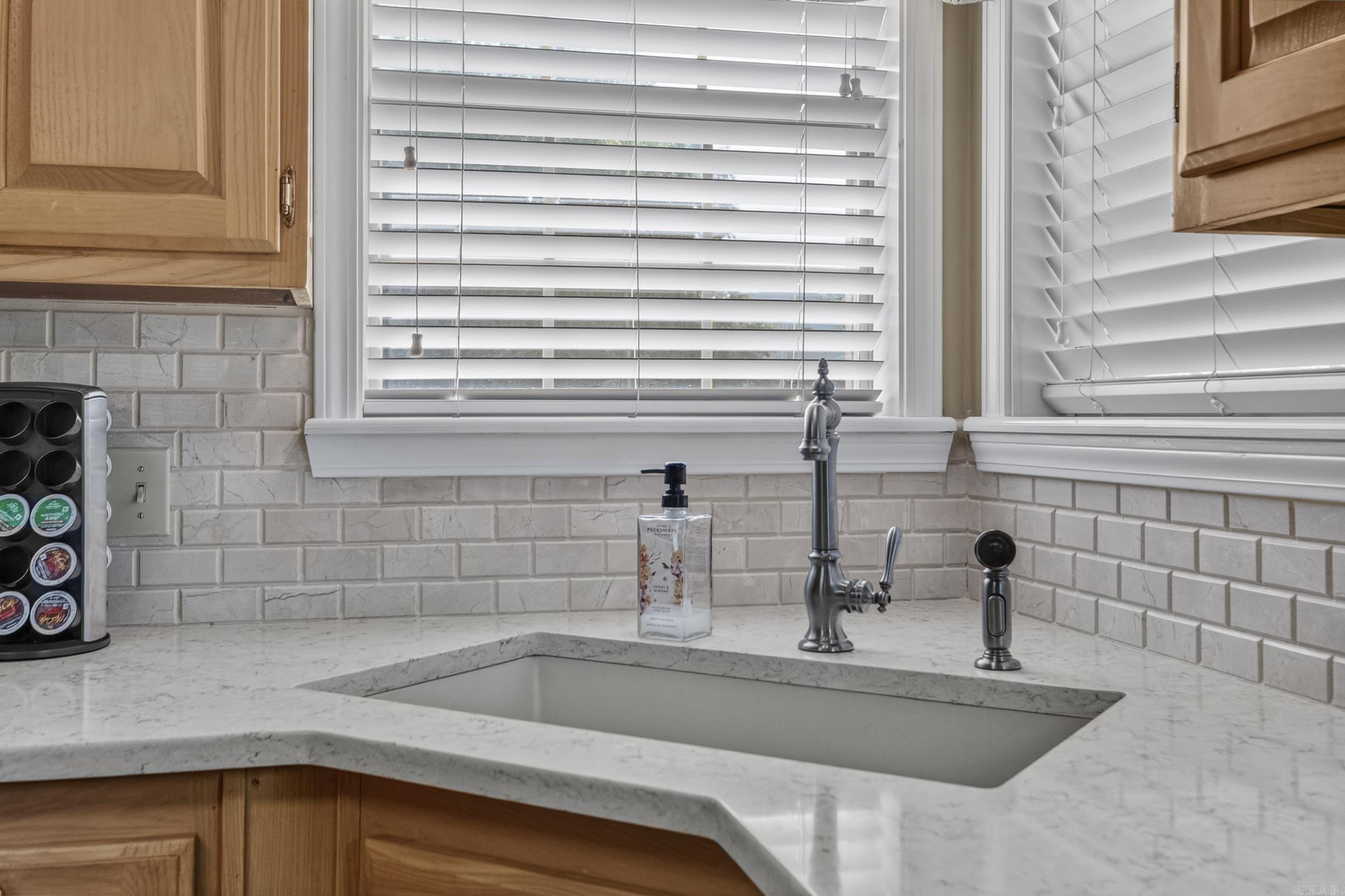 601 Live Oak Property Photo 12