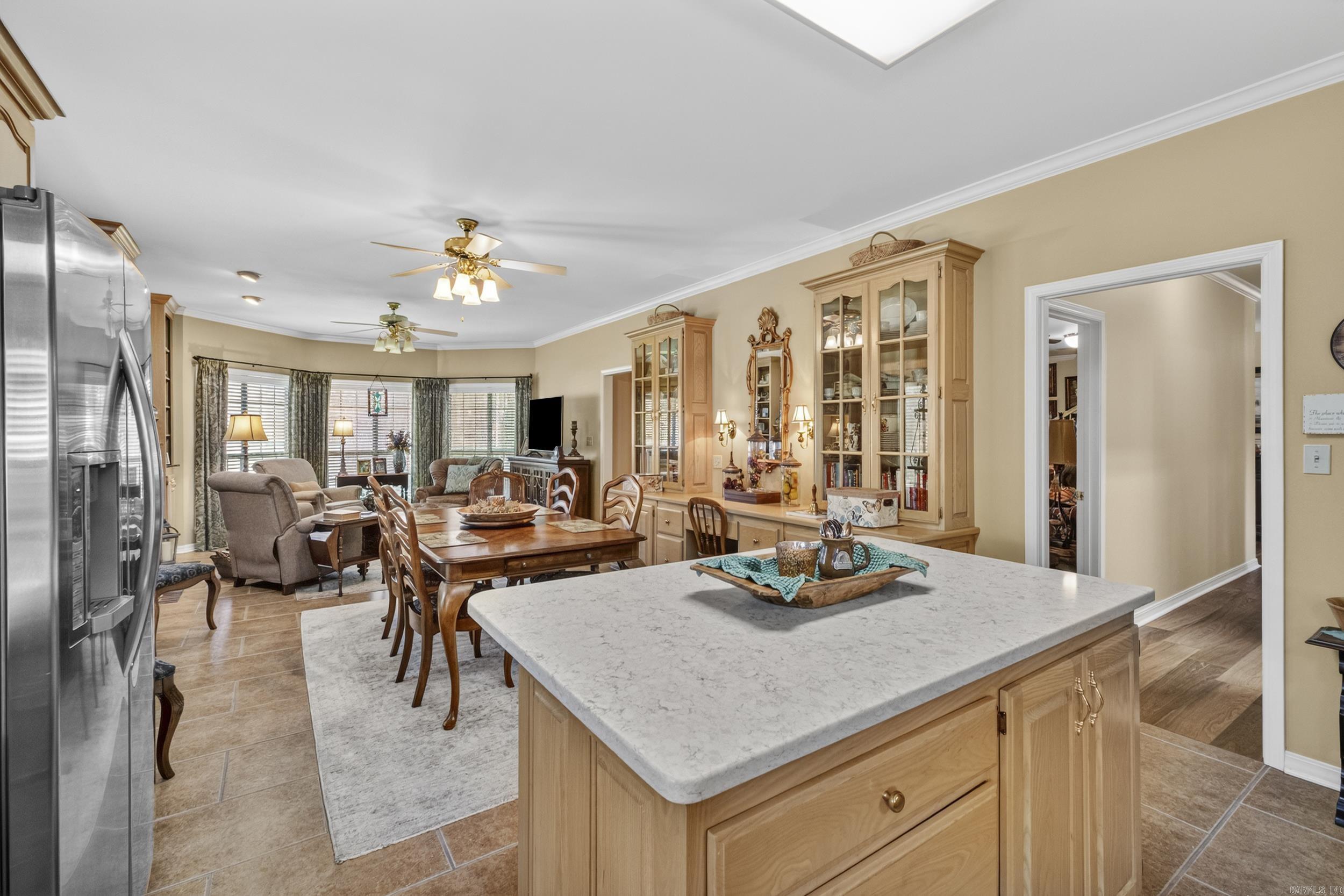 601 Live Oak Property Photo 14