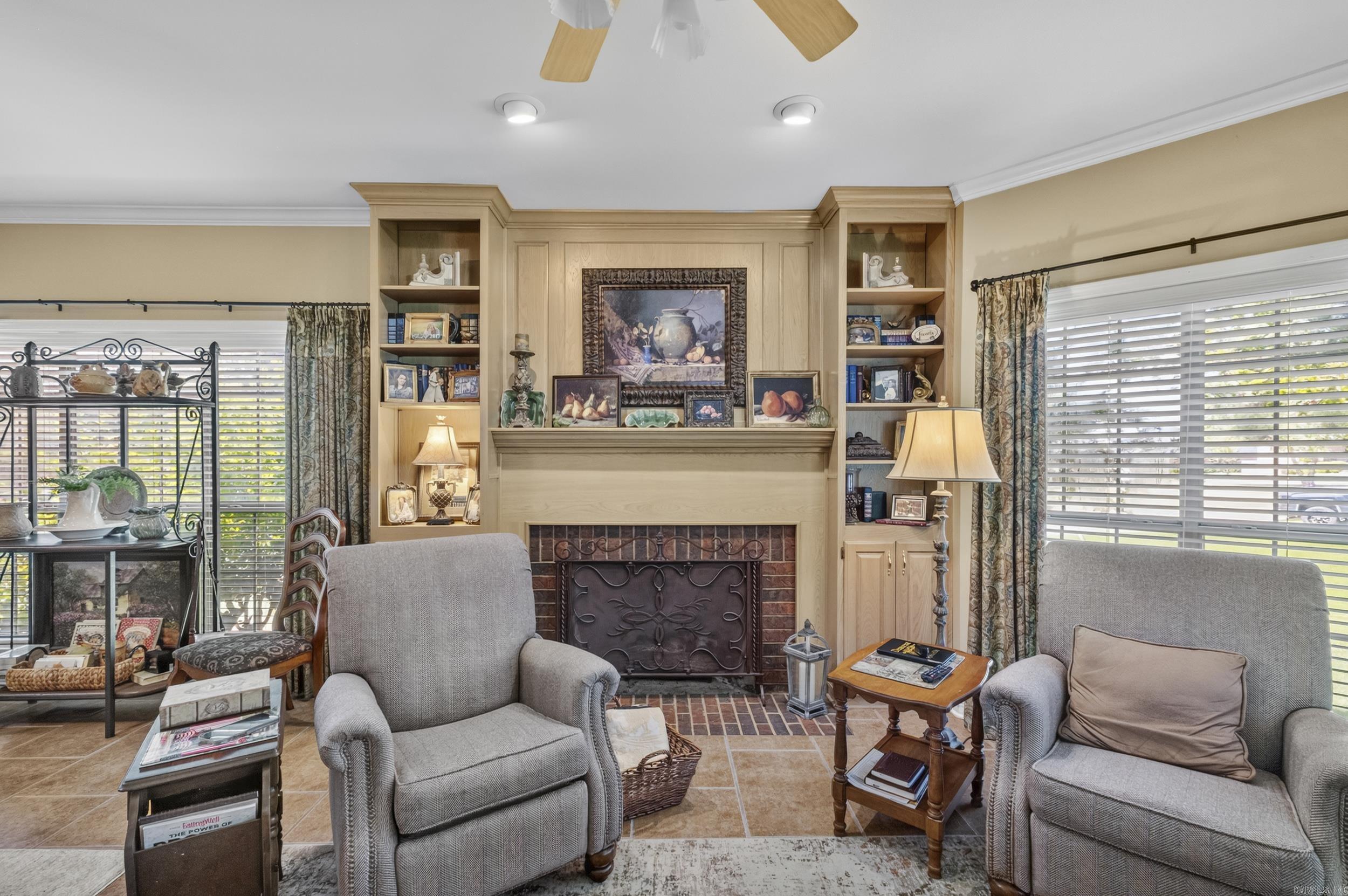 601 Live Oak Property Photo 16