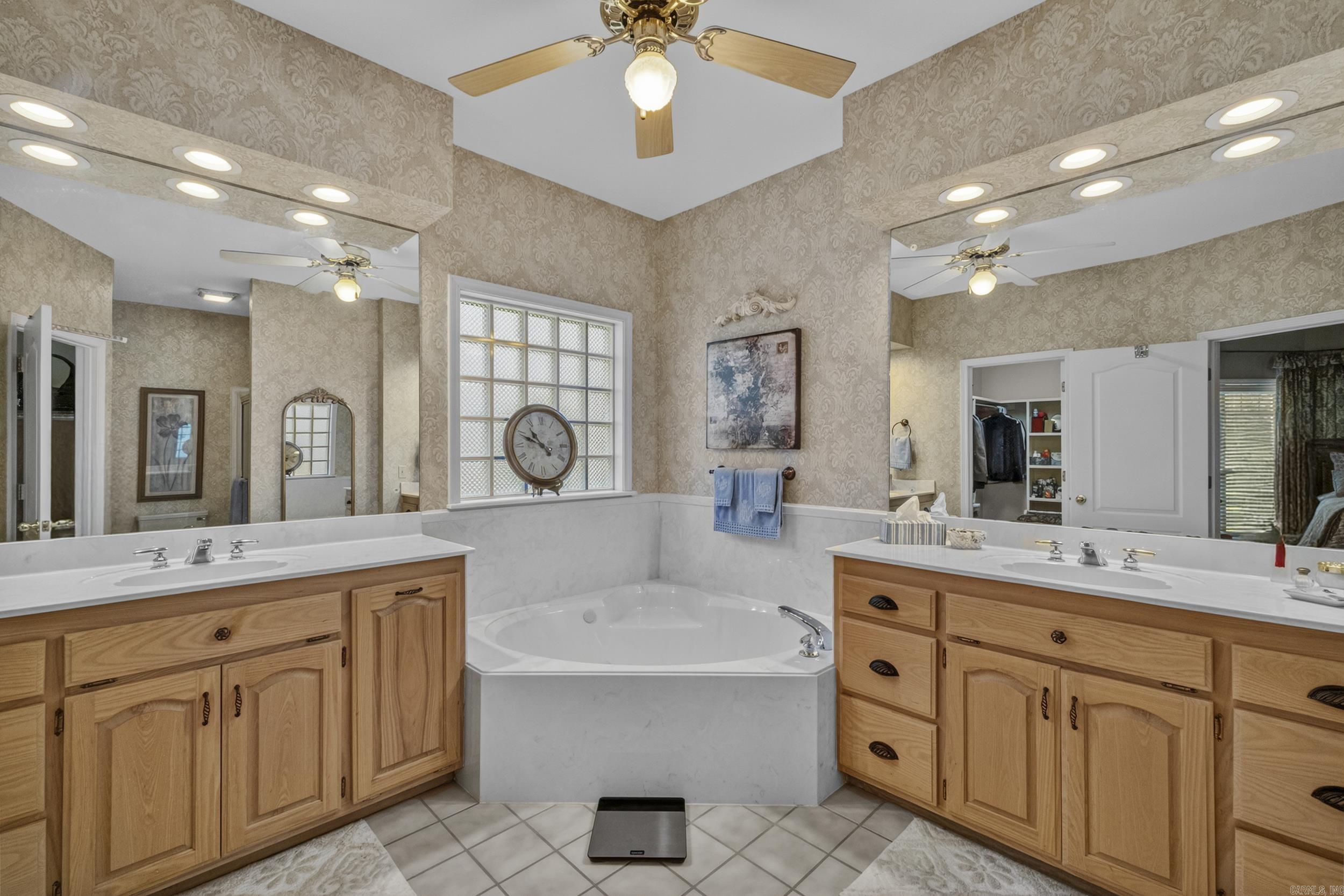 601 Live Oak Property Photo 23