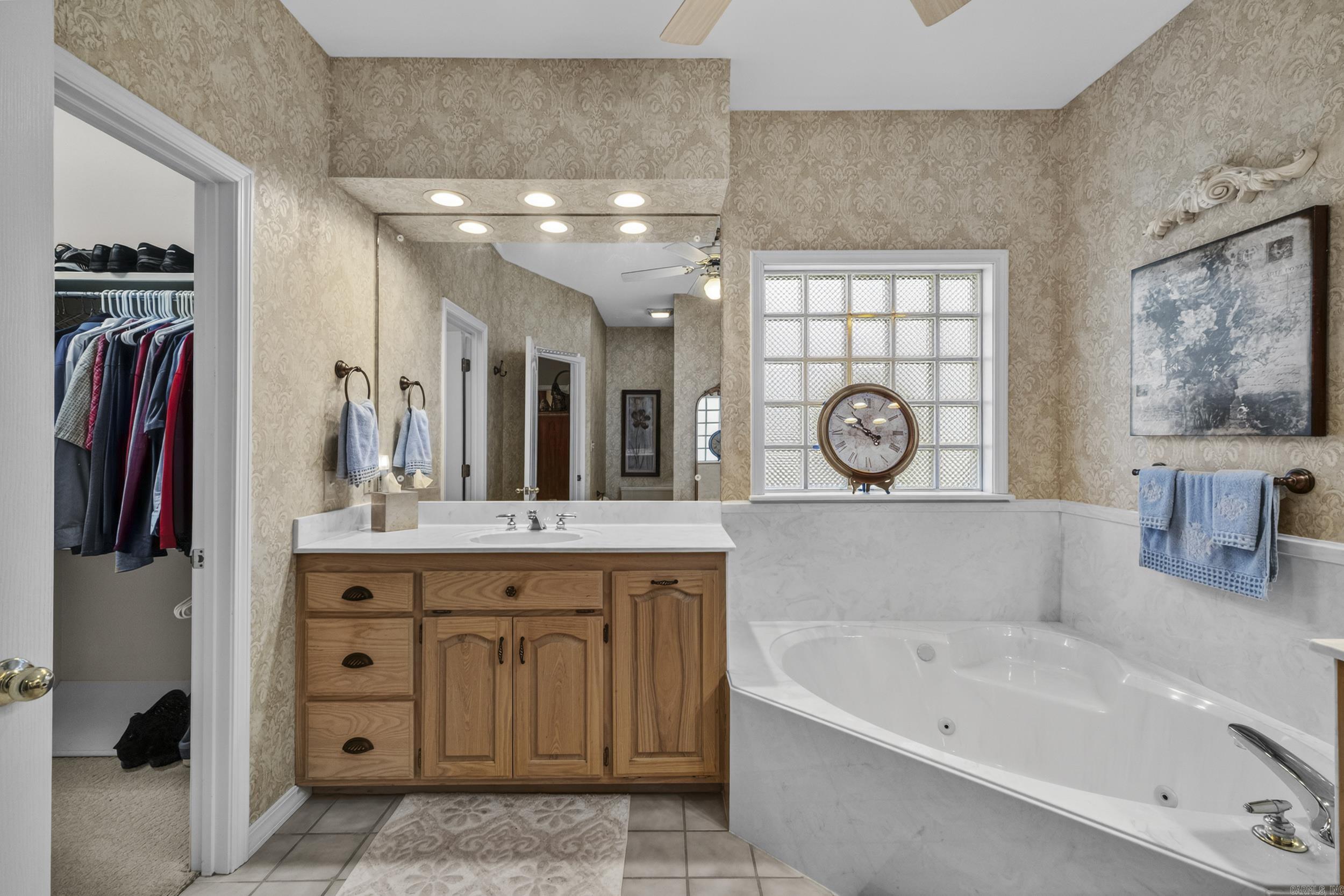 601 Live Oak Property Photo 24
