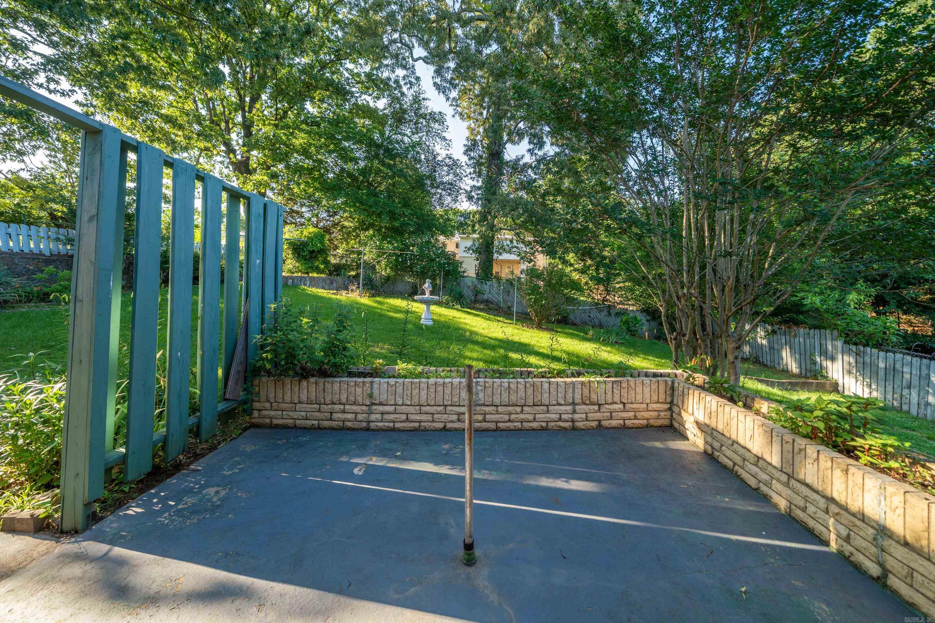 102 Dahlia St Property Photo 28
