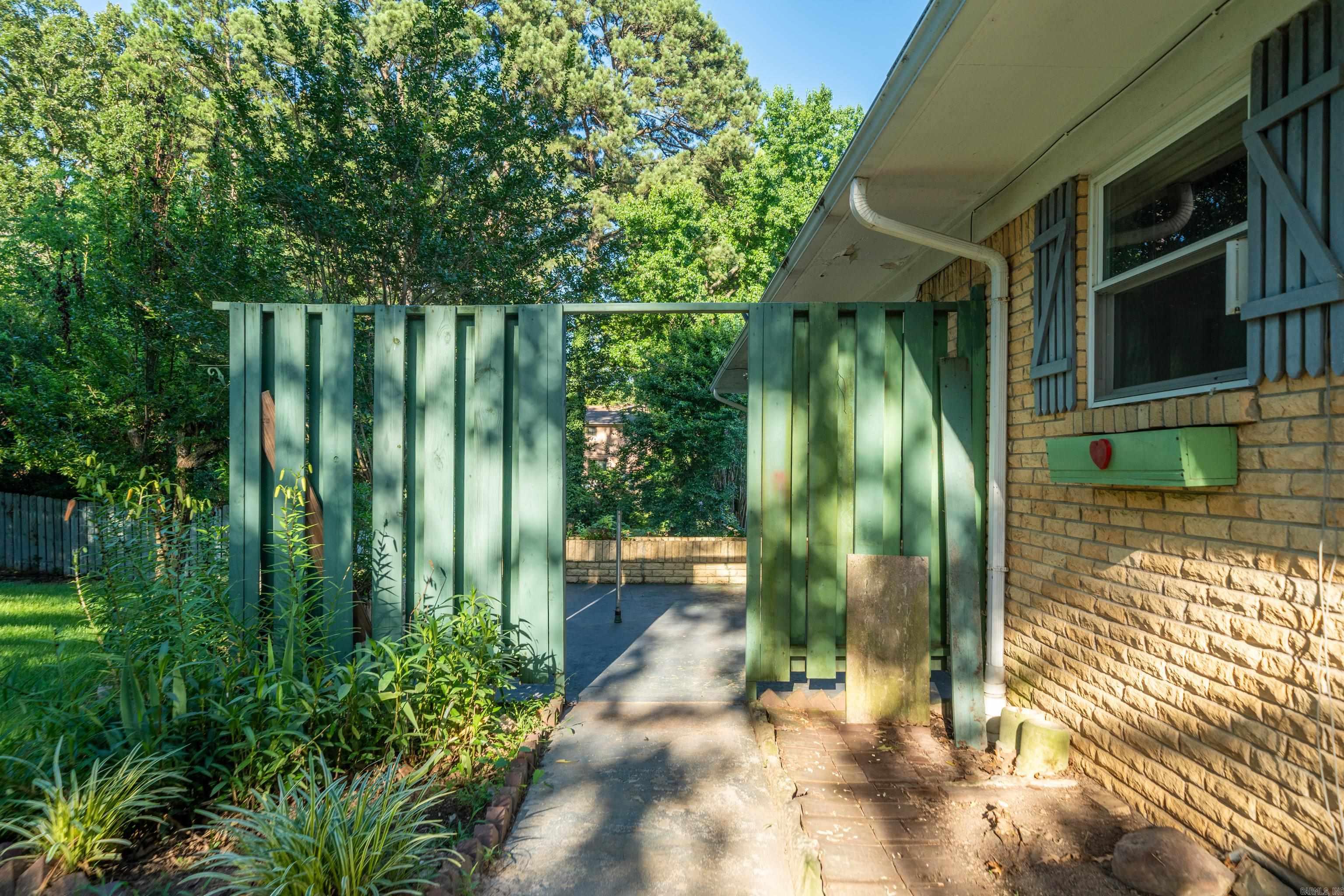 102 Dahlia St Property Photo 31